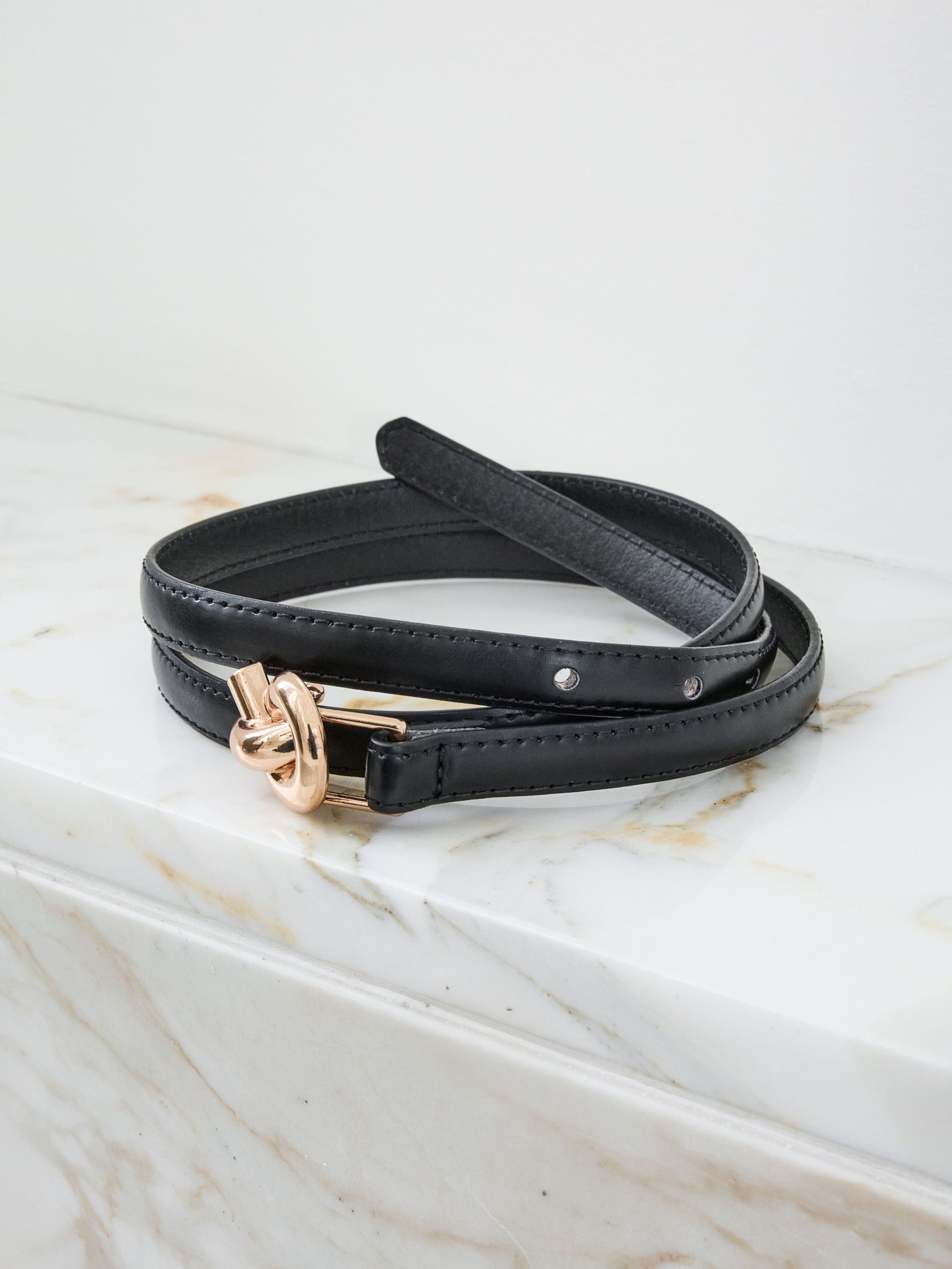 Černý dámský pásek ORSAY