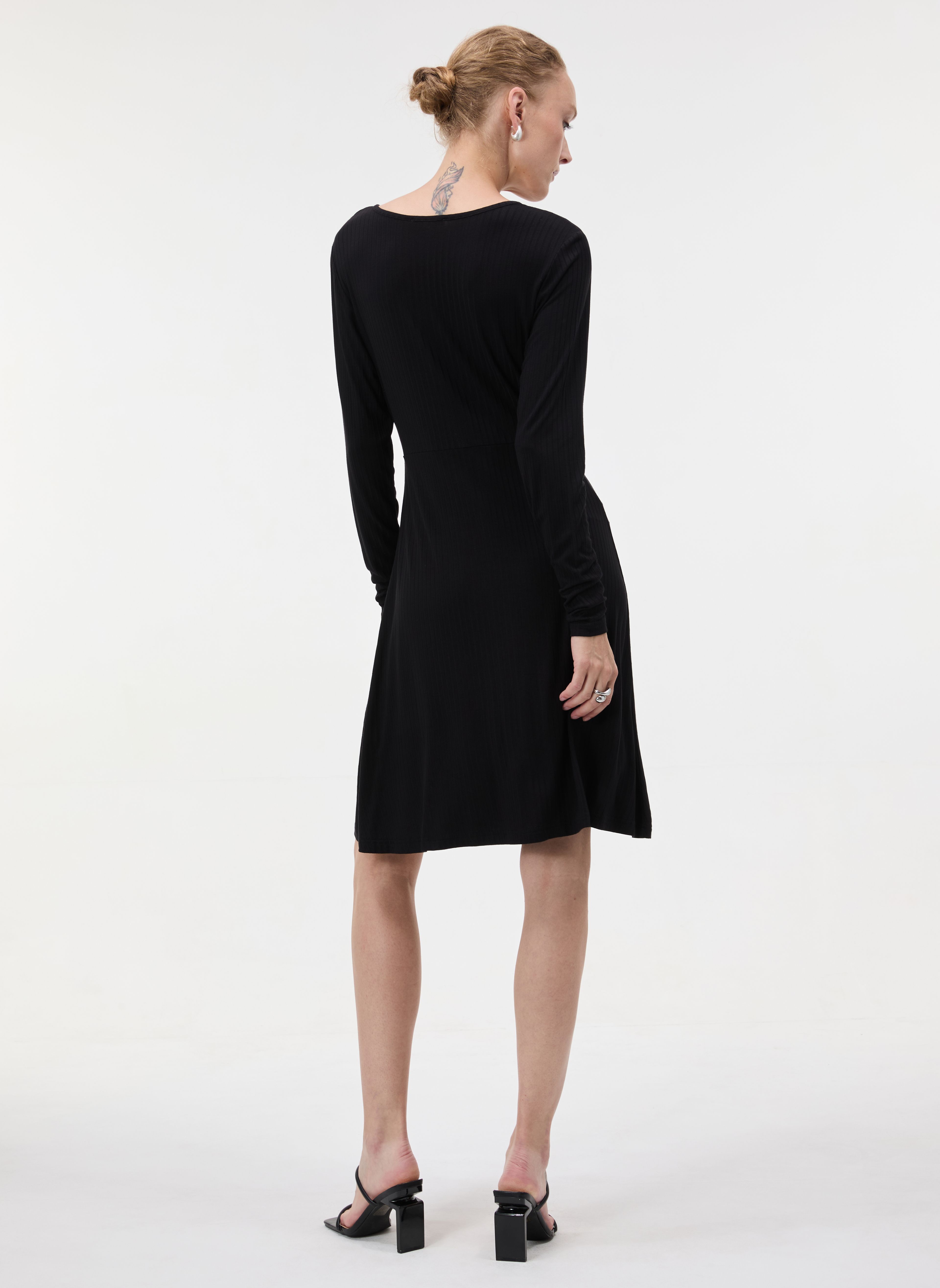 Schwarzes Damenkleid ORSAY - 003
