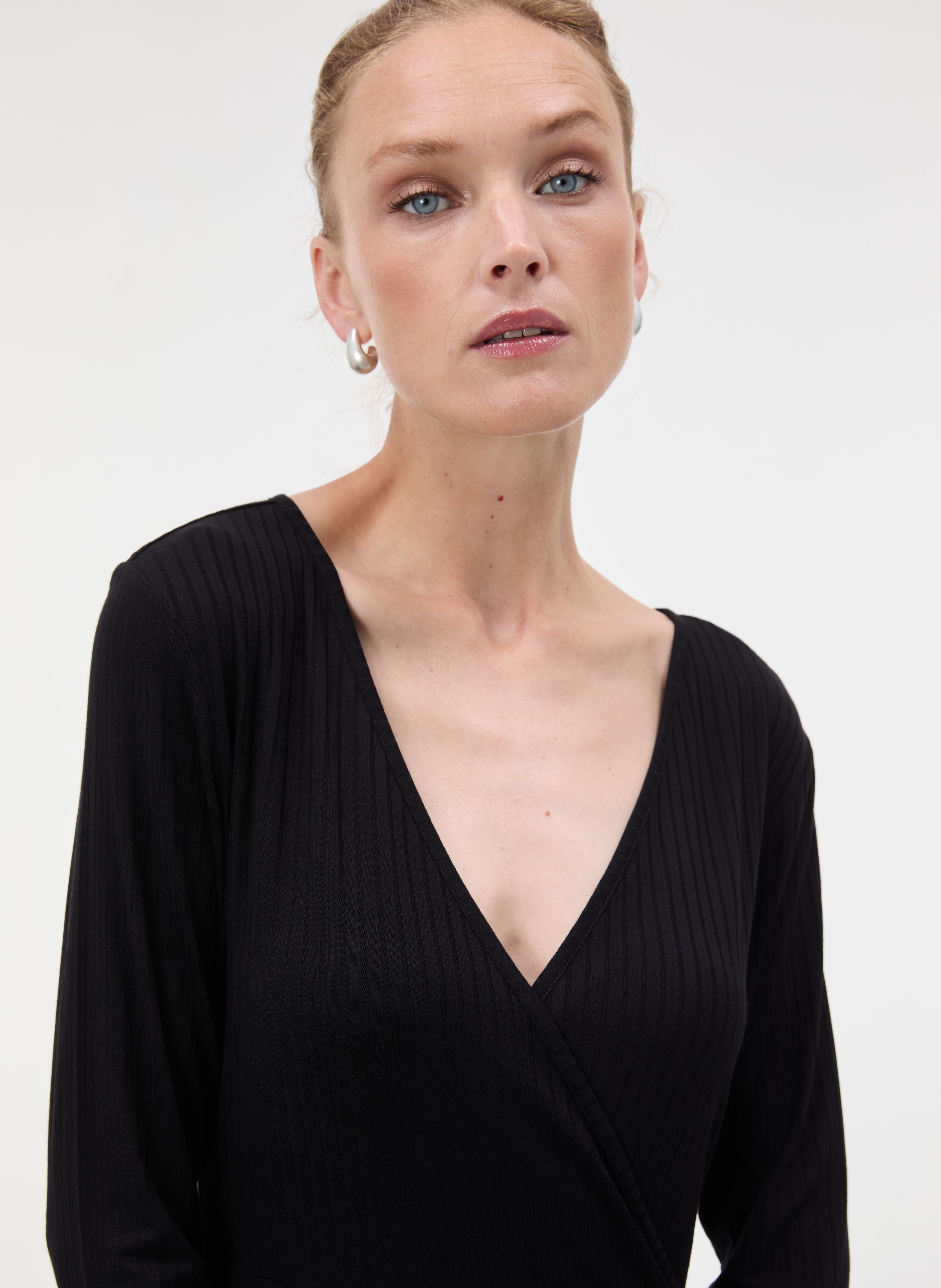 Schwarzes Damenkleid ORSAY - 005