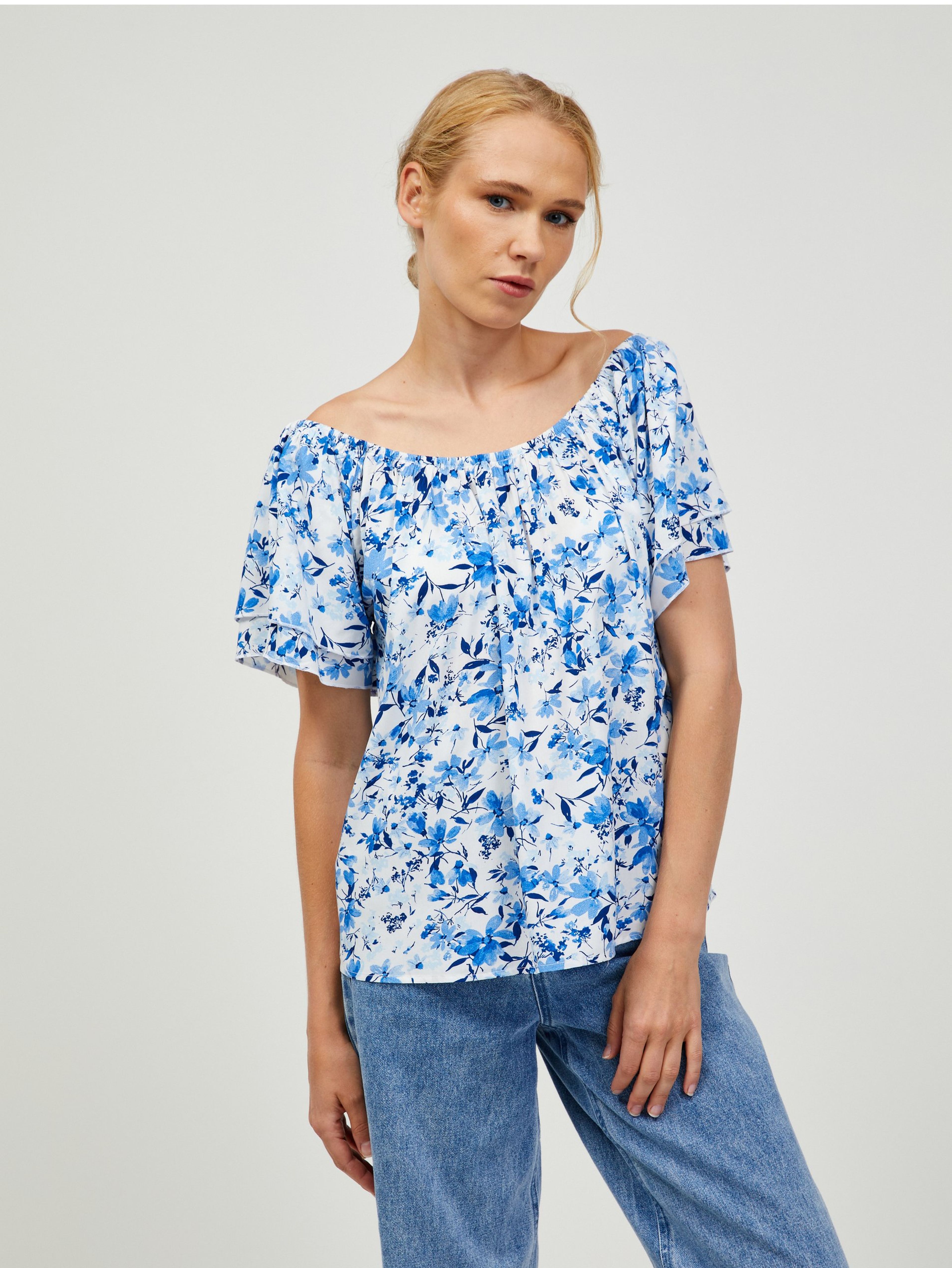 Biało-niebieska bluzka w kwiaty ORSAY