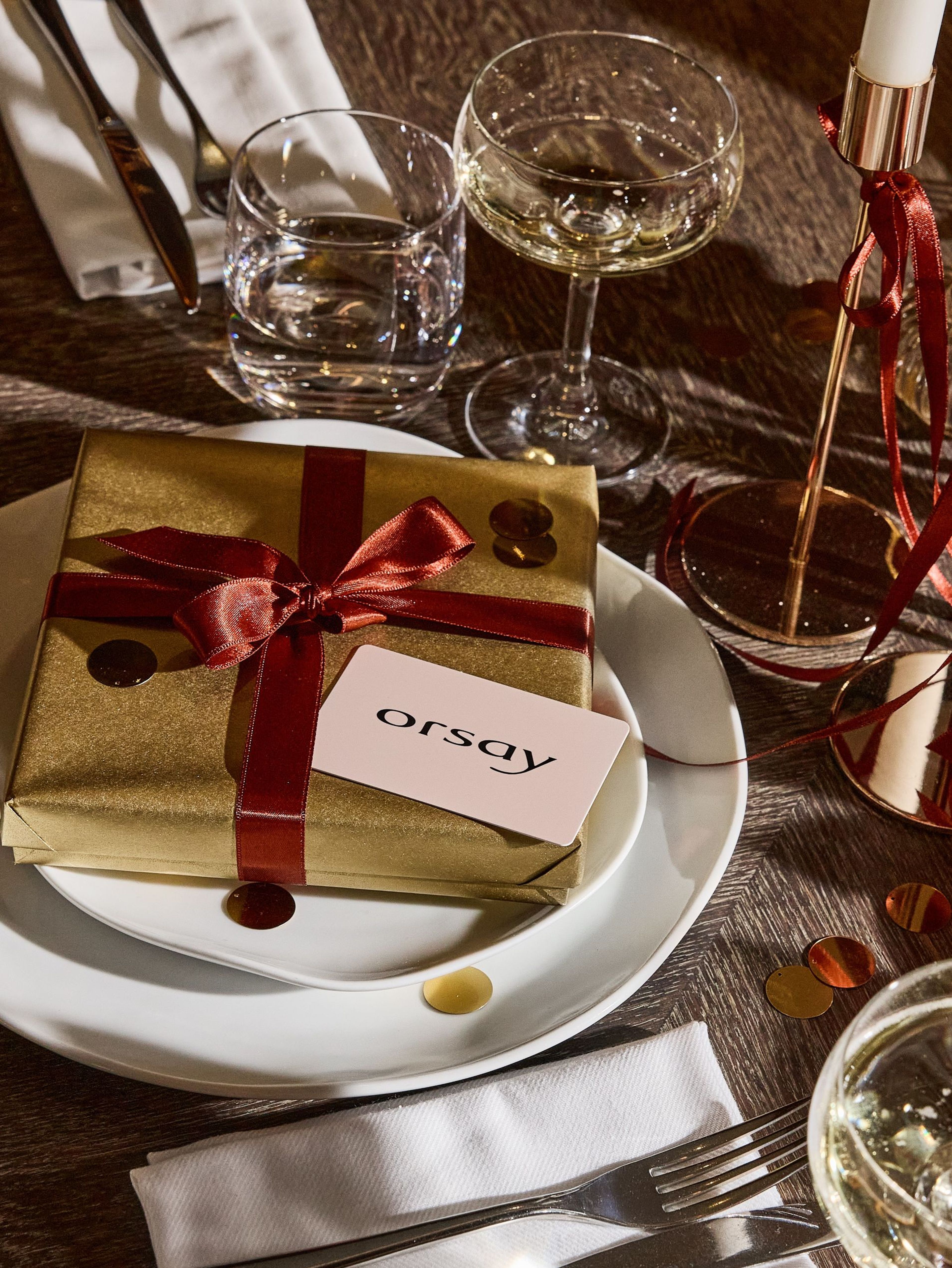 Elektronický poukaz v hodnotě 2500 Kč