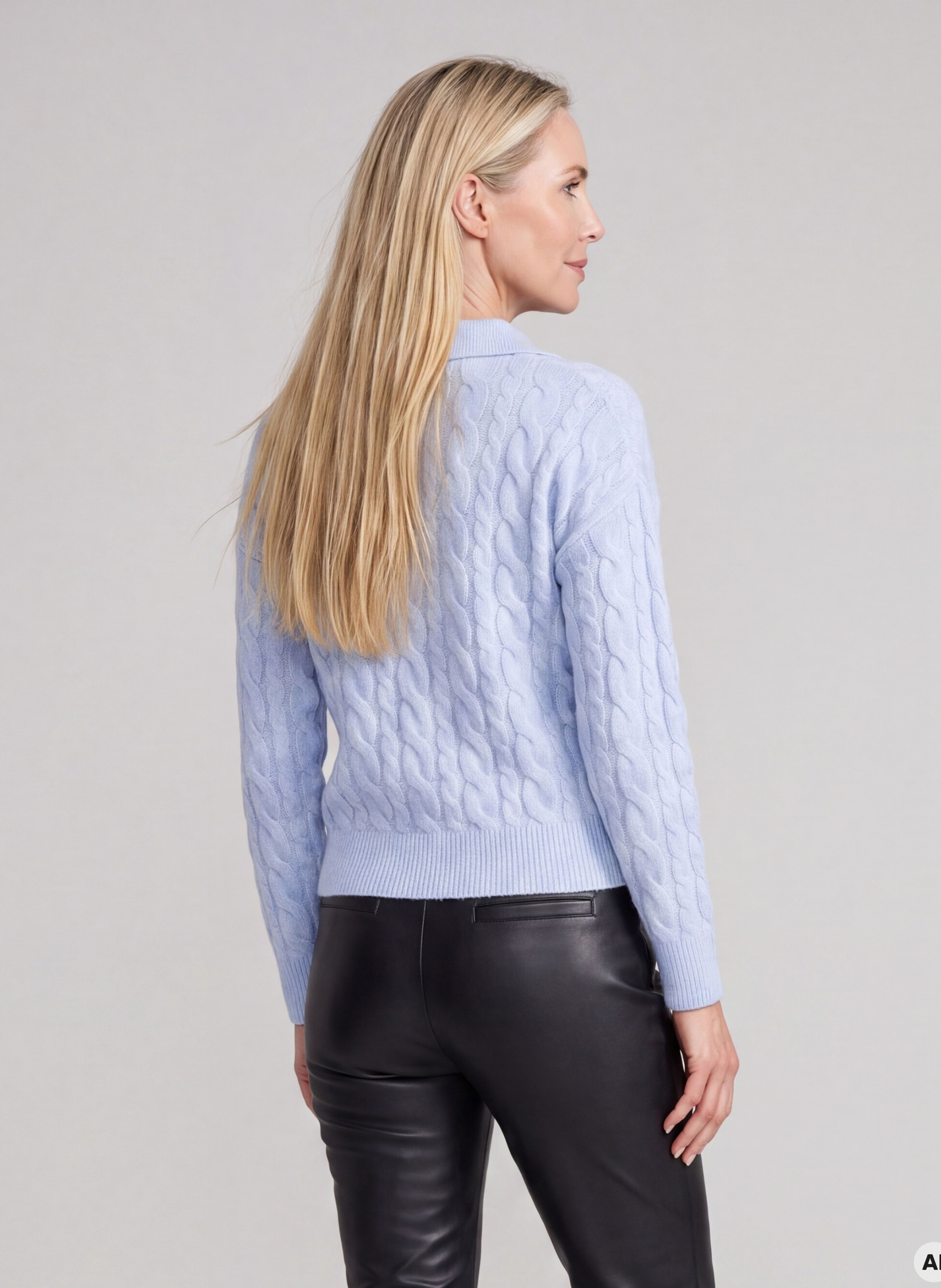 Hellblauer Damenpullover mit langen Ärmeln ORSAY - 004