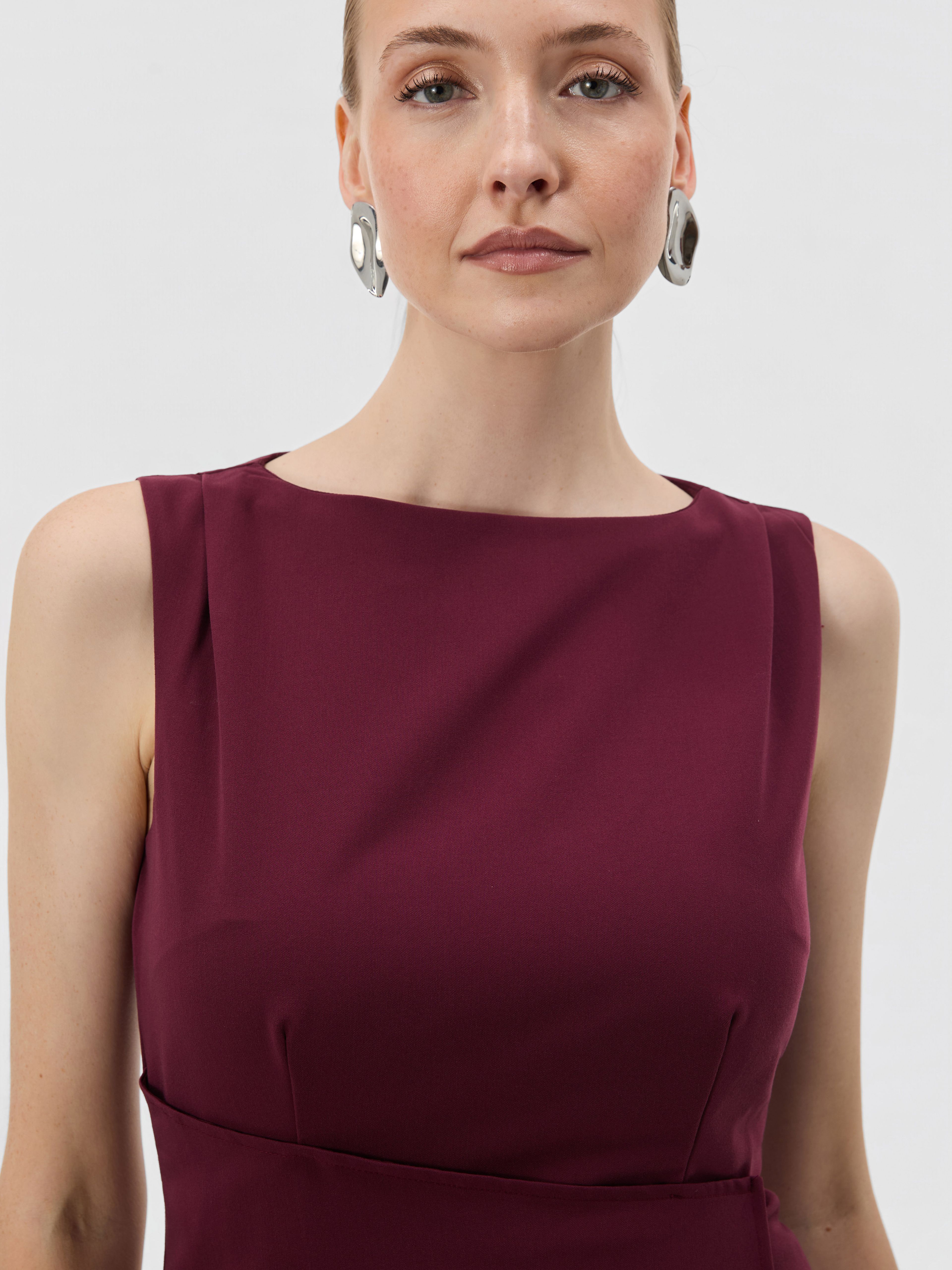 Bordeauxrotes ärmelloses Damen-Wickelkleid ORSAY - 004