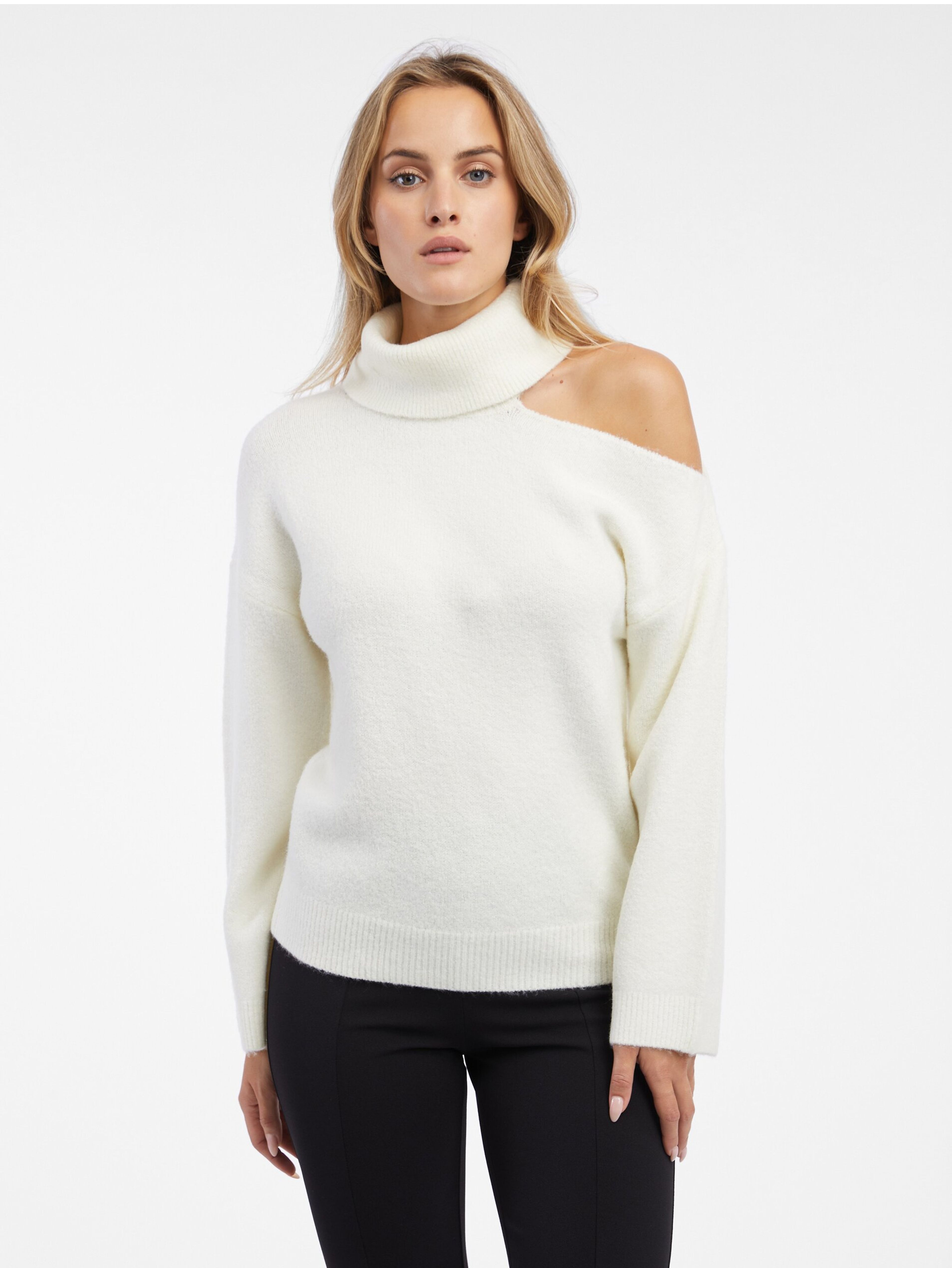 Cremefarbener Damen-Rollkragenpullover mit Ausschnitt ORSAY