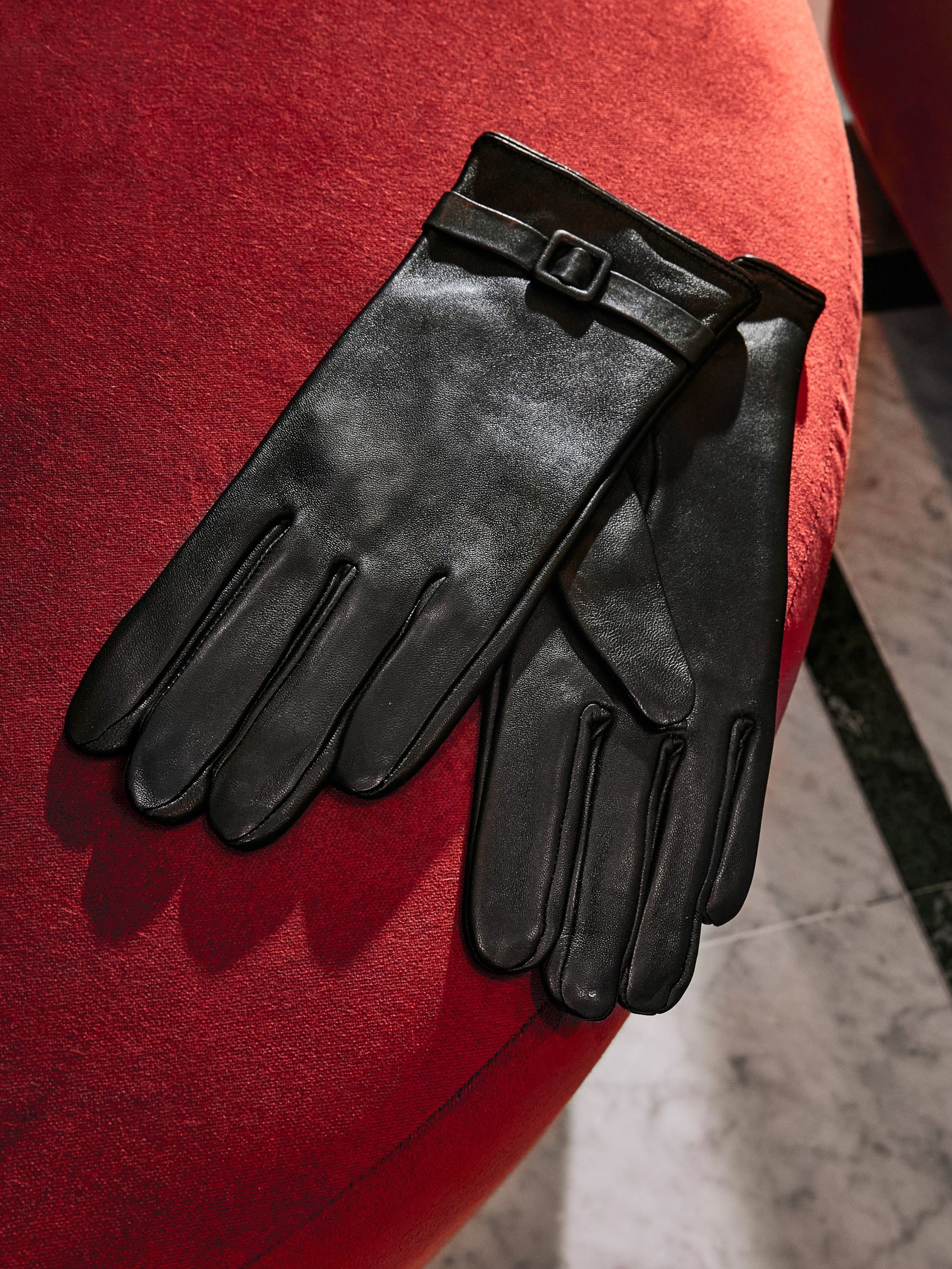 Czarne rękawiczki damskie ORSAY