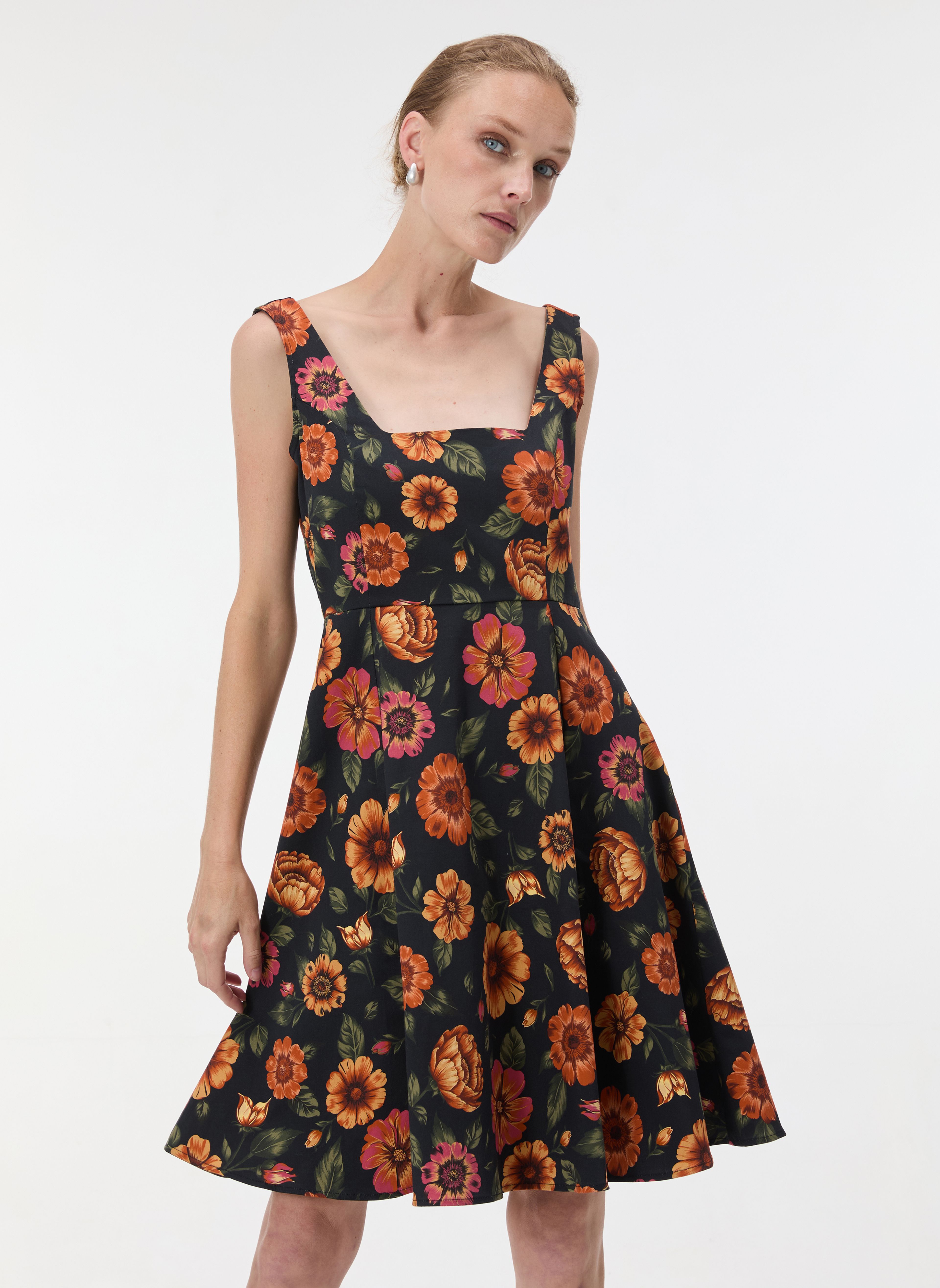 Schwarzes Damen-Kleid in A-Linie bis zum Knie mit Blumenmuster und Trägern ORSAY - 002
