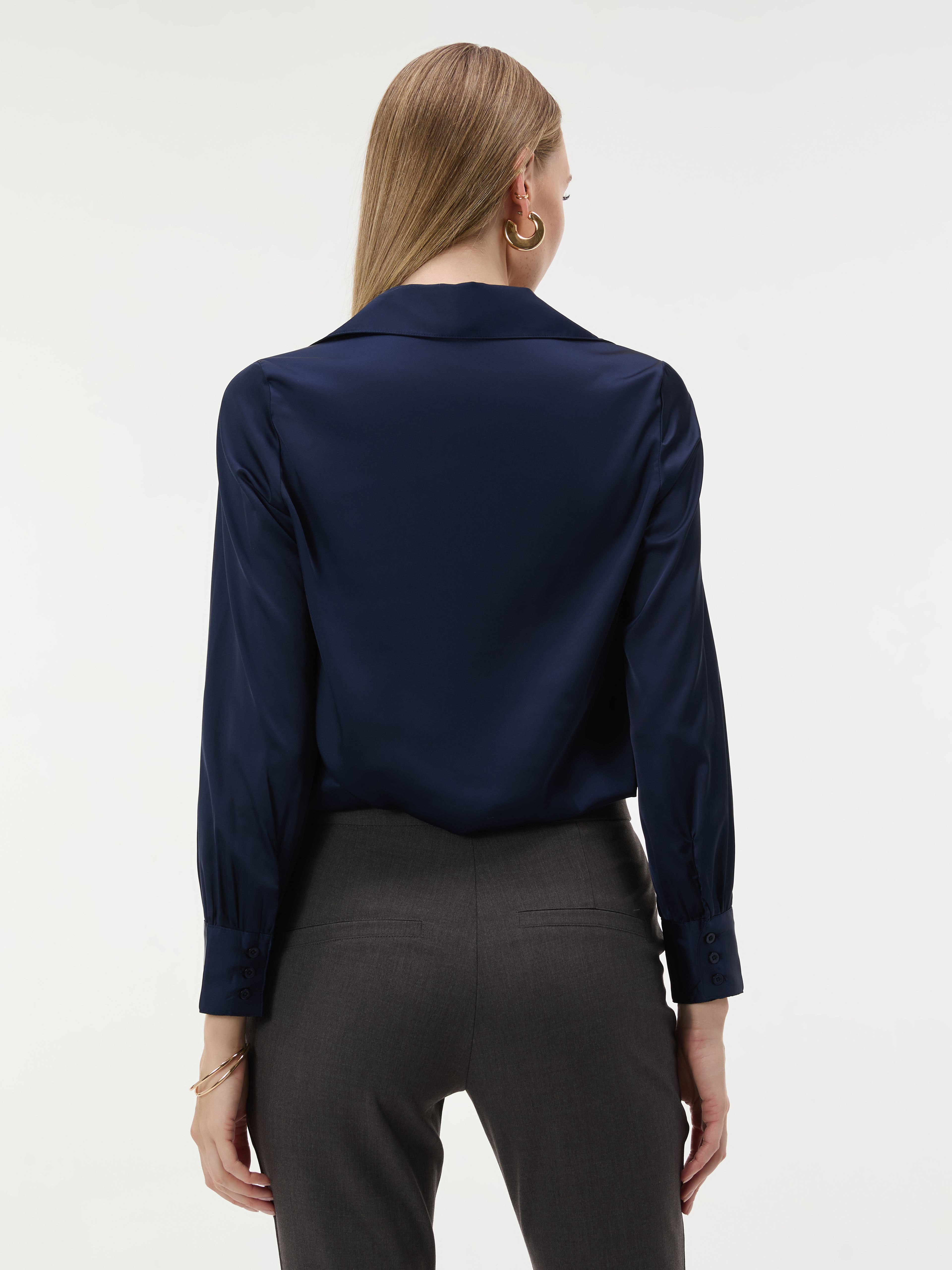 Dunkelblaue Damenbluse mit Kragen und langen Ärmeln ORSAY - 004