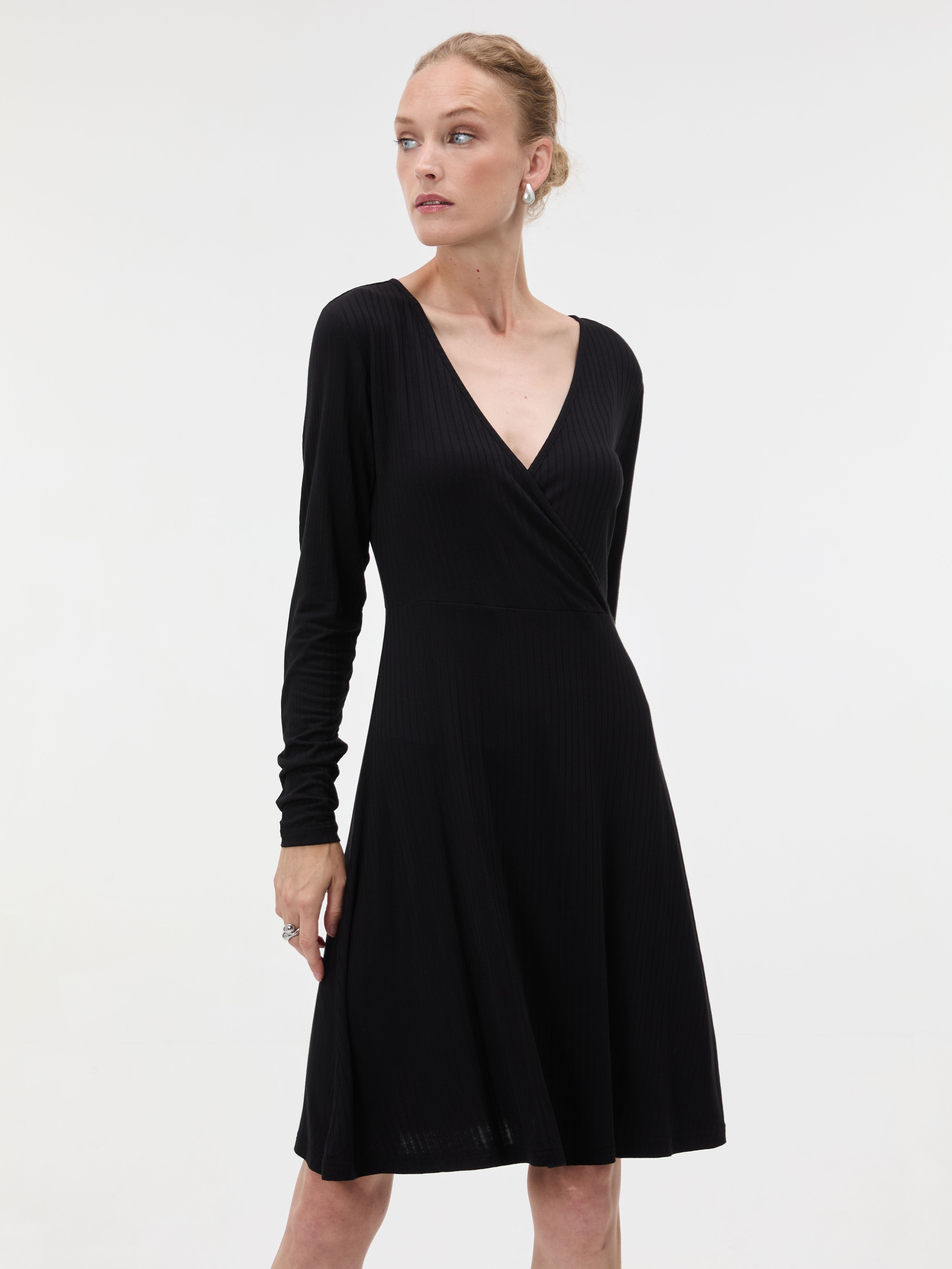 Schwarzes Damenkleid ORSAY - 001