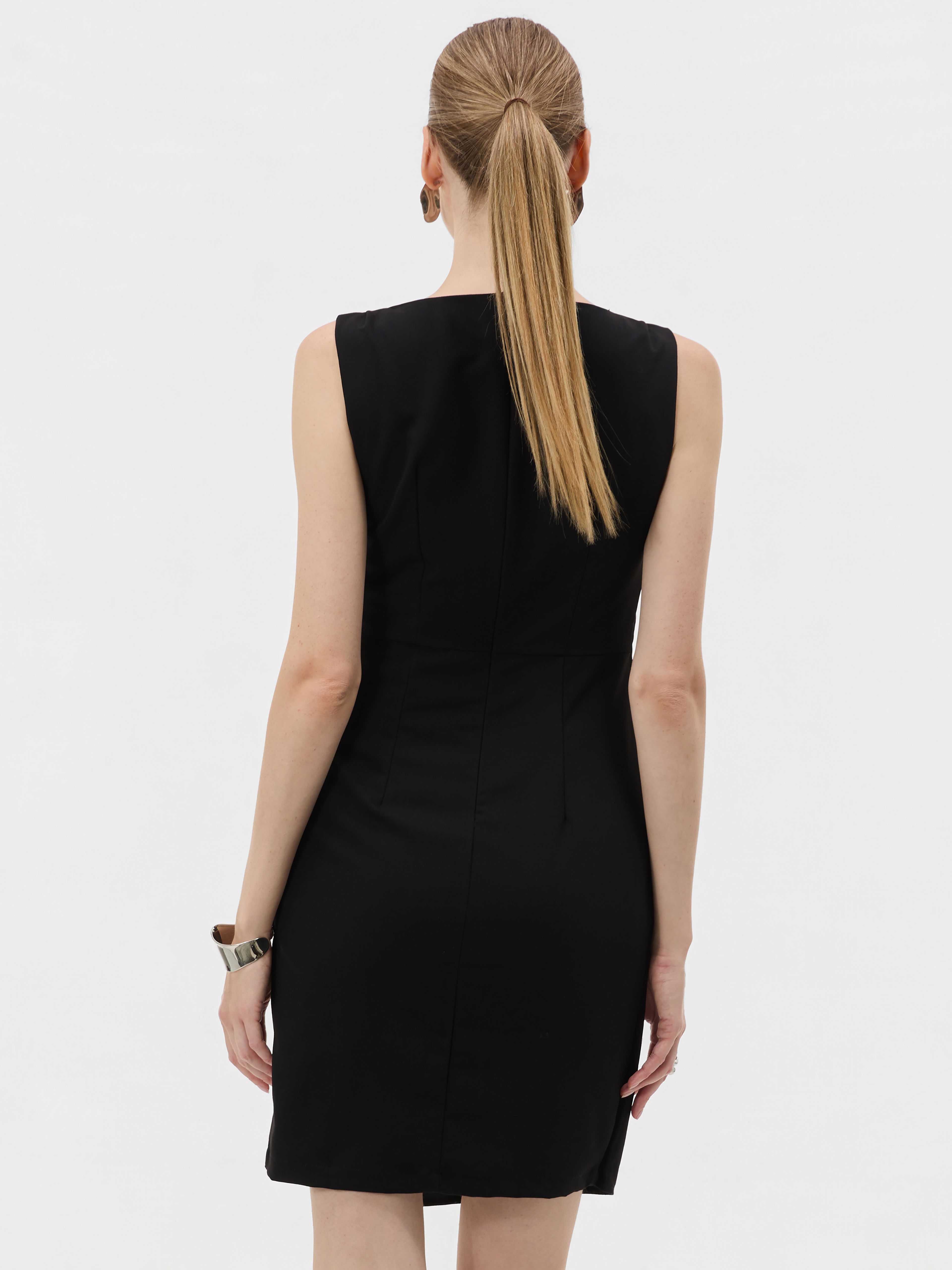 Schwarzes ärmelloses Damen-Wickelkleid ORSAY - 002