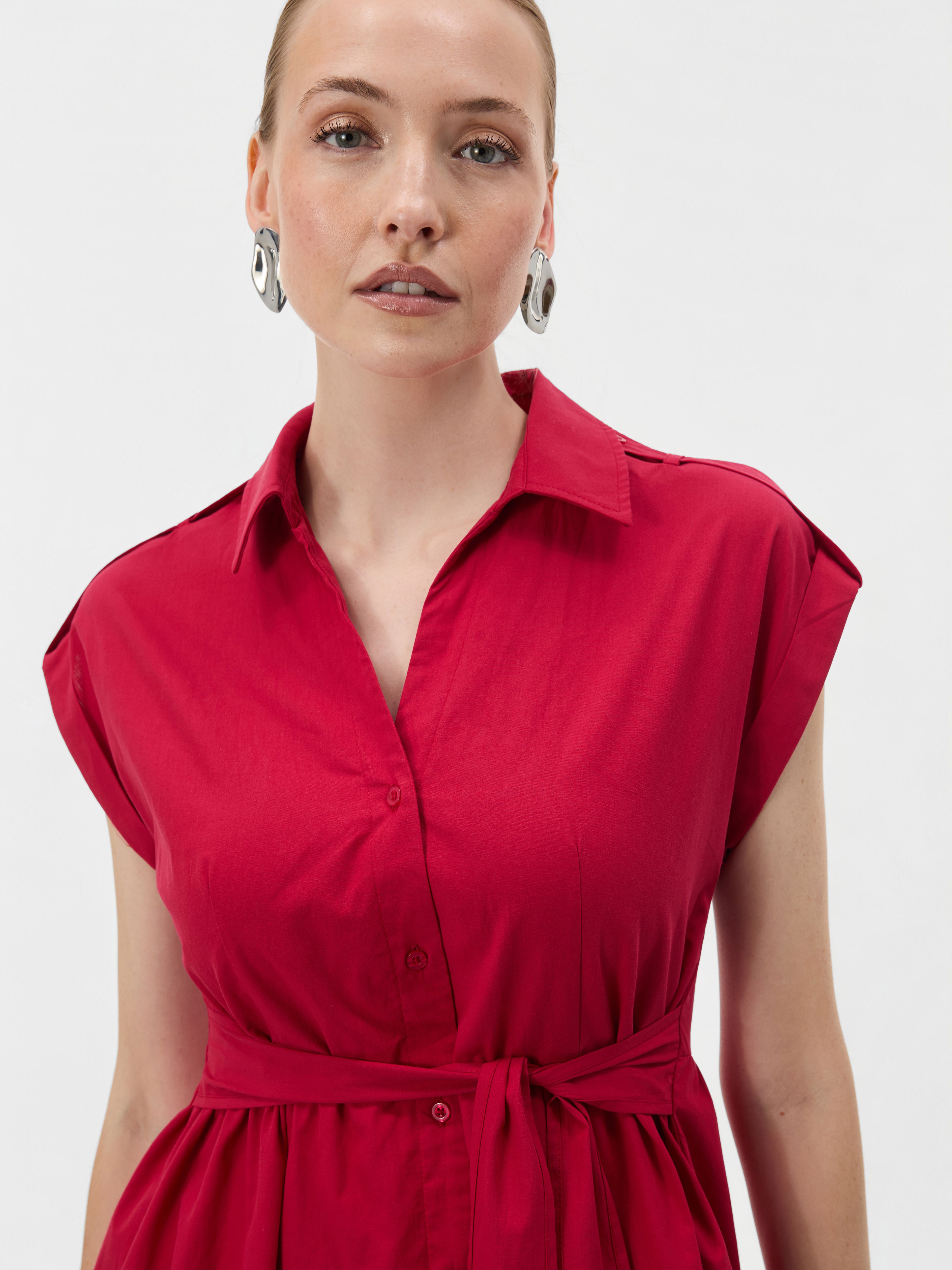Rotes ärmelloses Damen-Kleid in A-Linie bis zum Knie mit Kragen ORSAY - 004