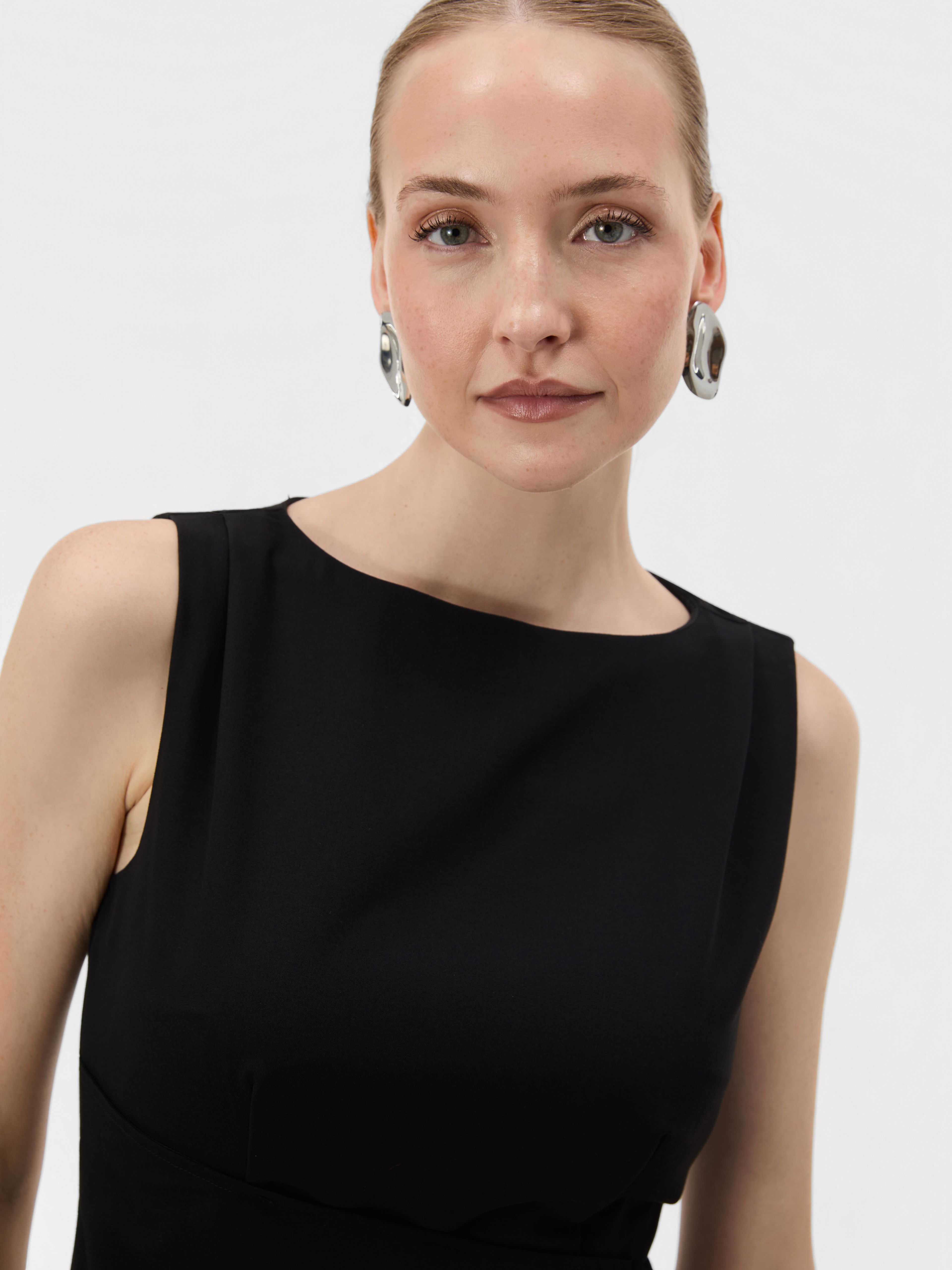 Schwarzes ärmelloses Damen-Wickelkleid ORSAY - 004