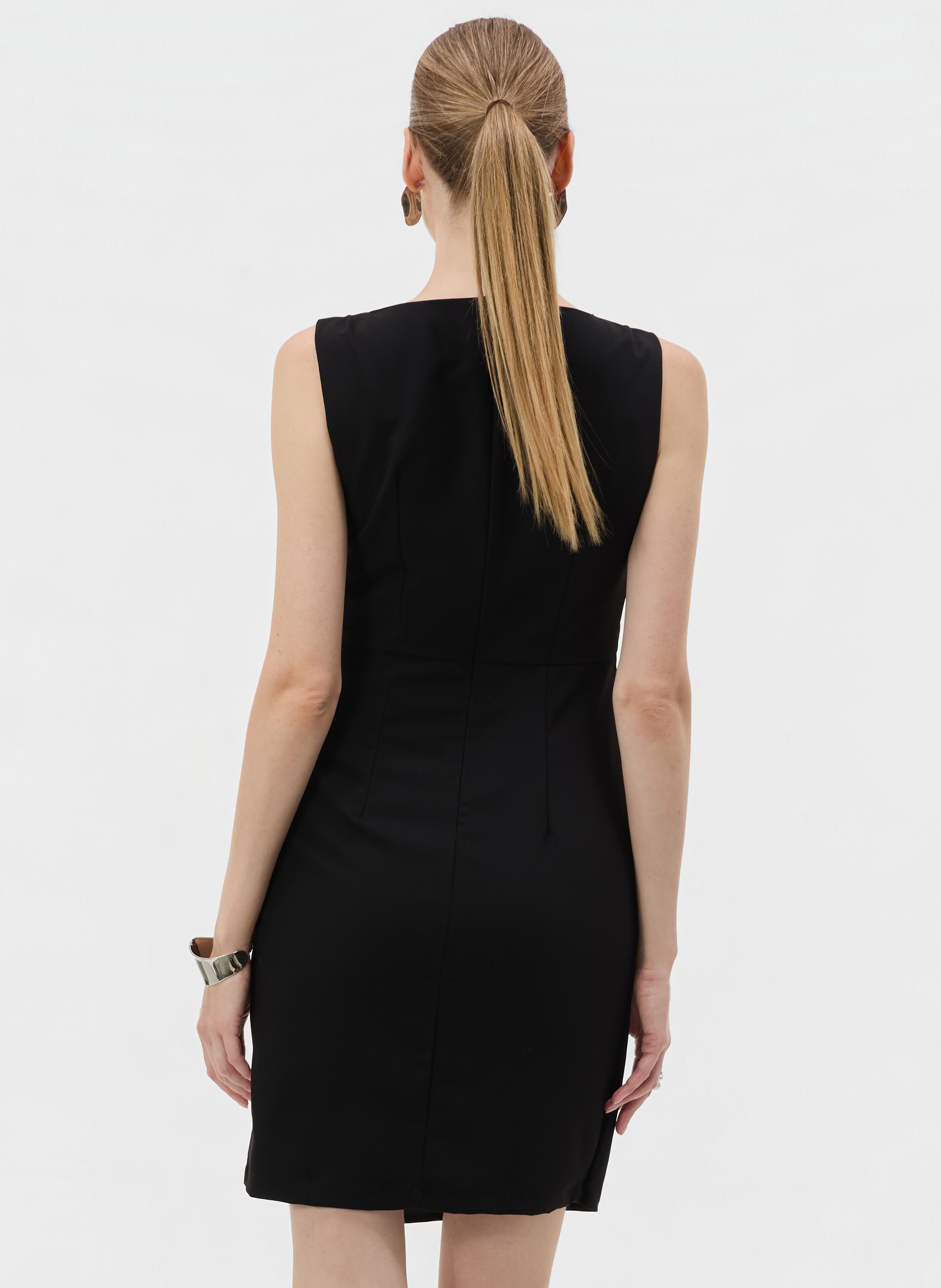 Schwarzes ärmelloses Damen-Wickelkleid ORSAY - 002