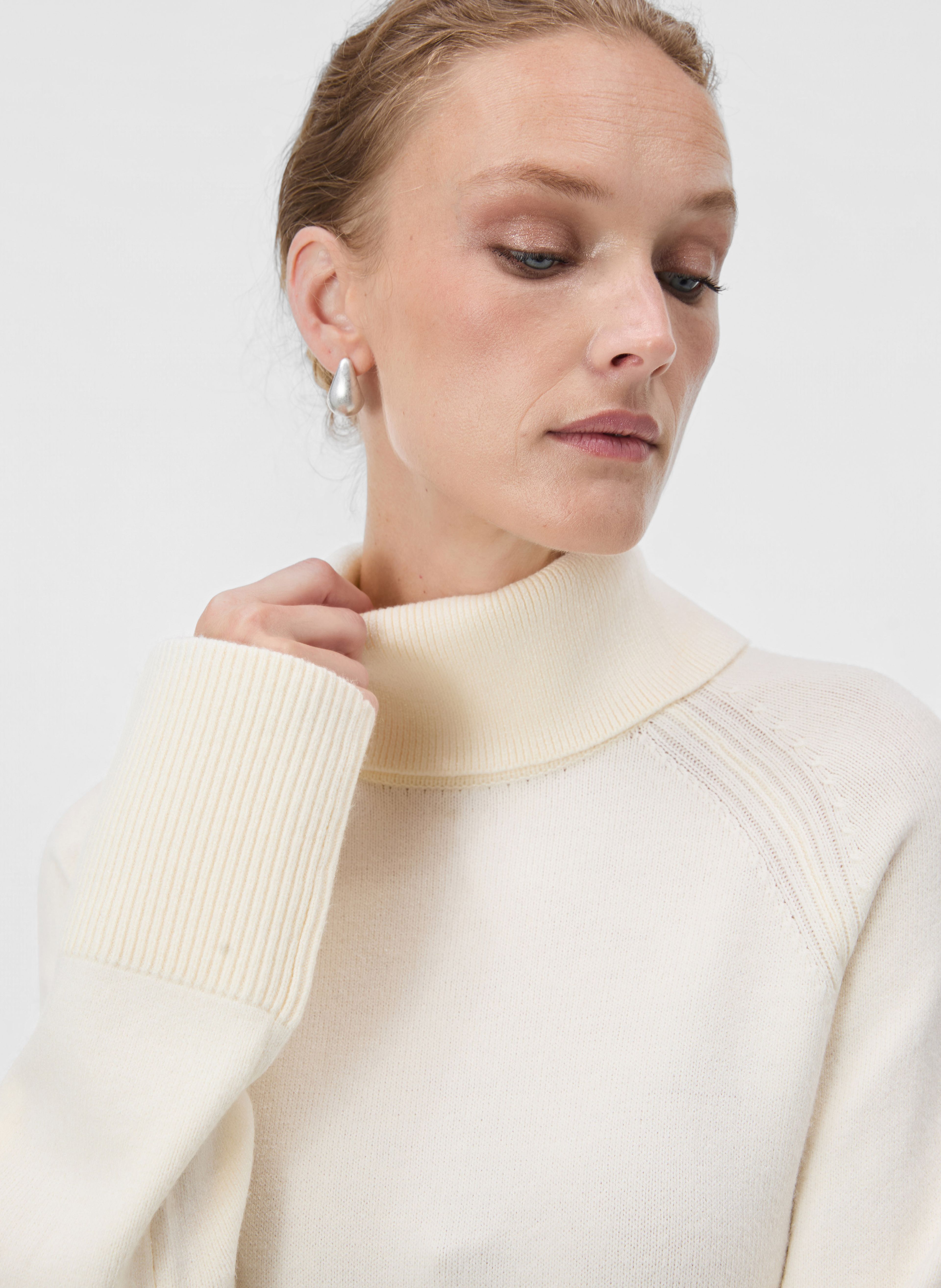 Cremefarbener Damen-Rollkragenpullover mit langen Ärmeln ORSAY - 005