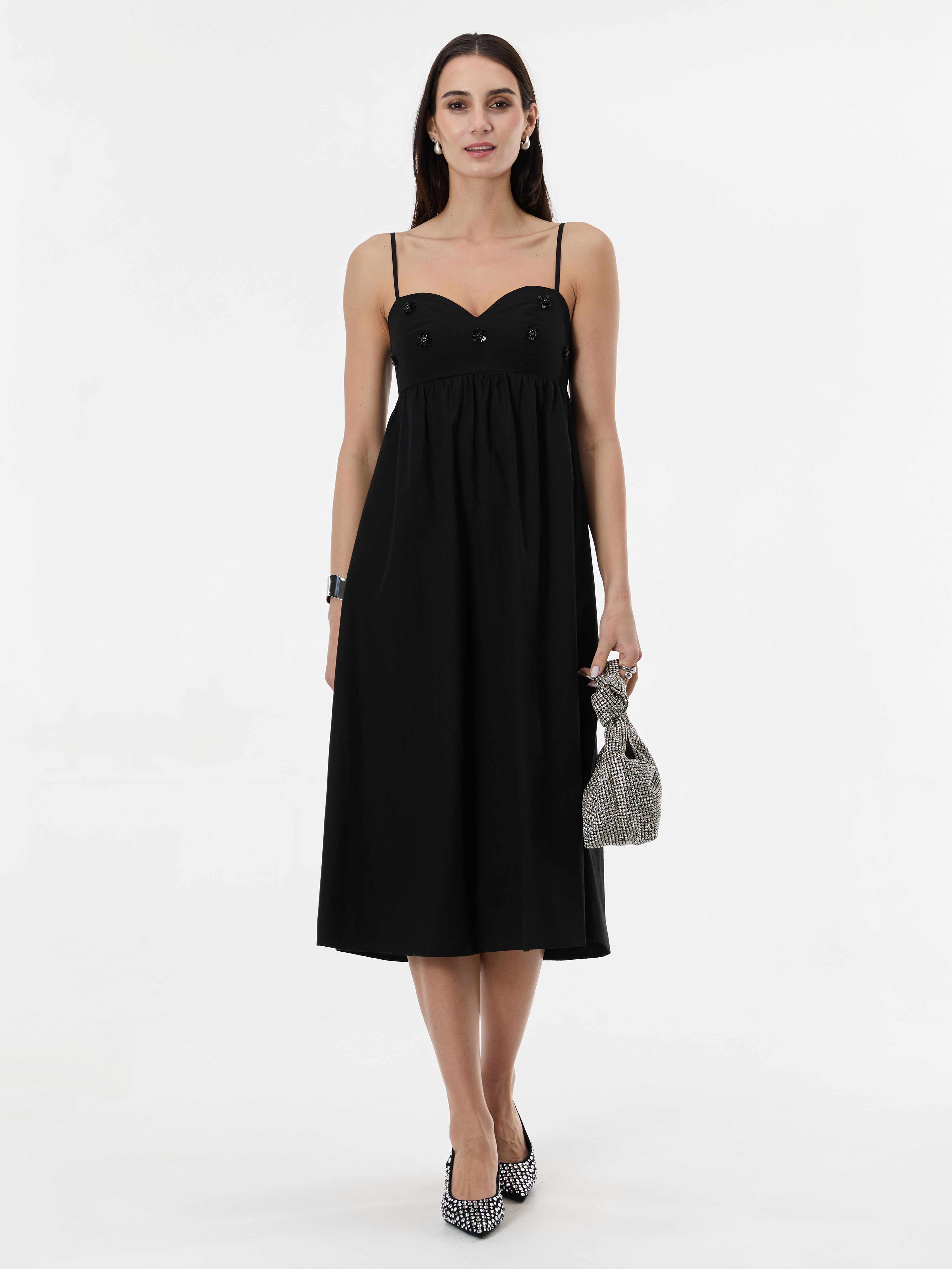 Czarna damska sukienka midi z aplikacją ORSAY