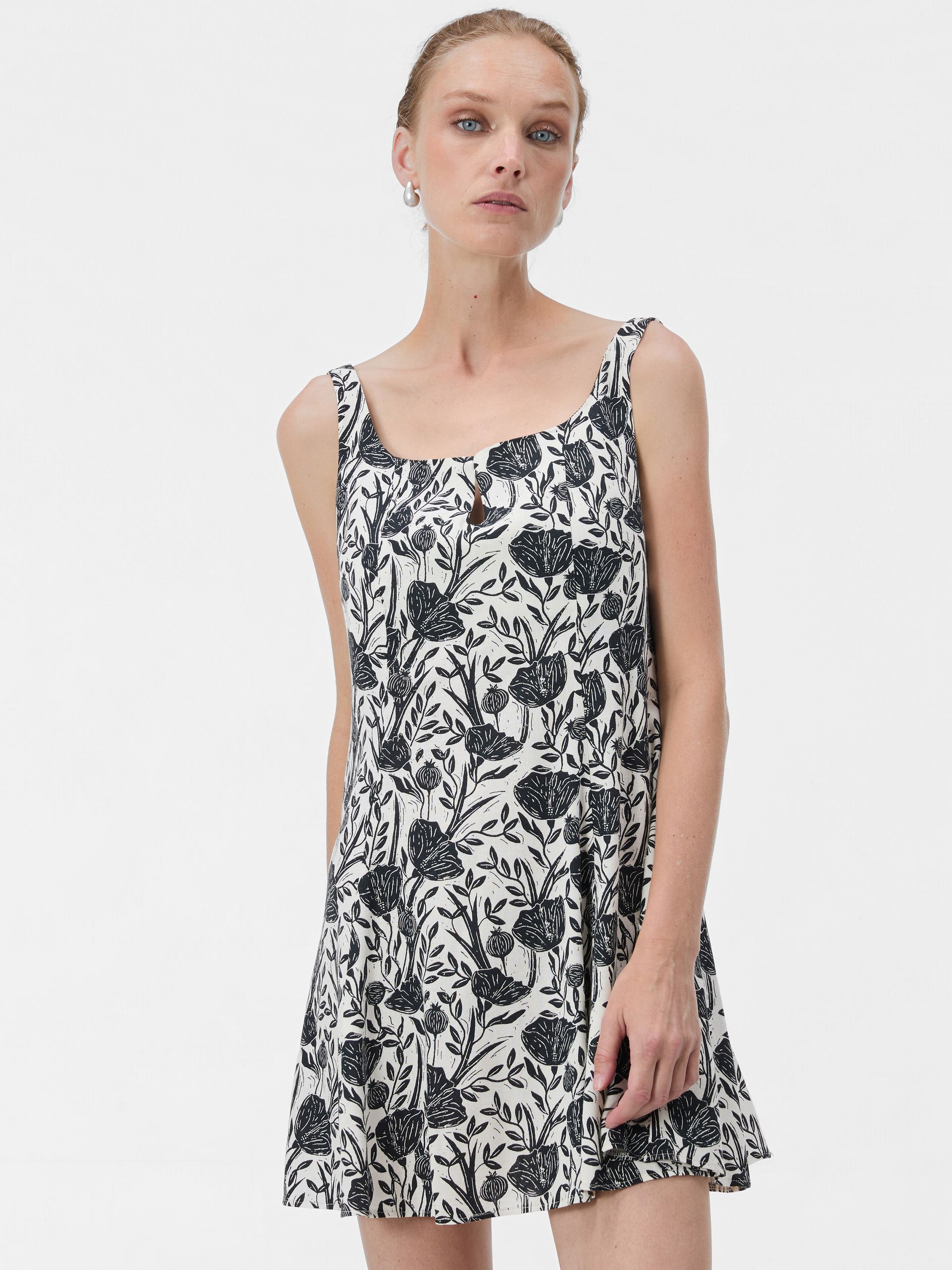 Rochie scurtă pentru femei neagră în linie A, cu bretele și imprimeu floral ORSAY - 001