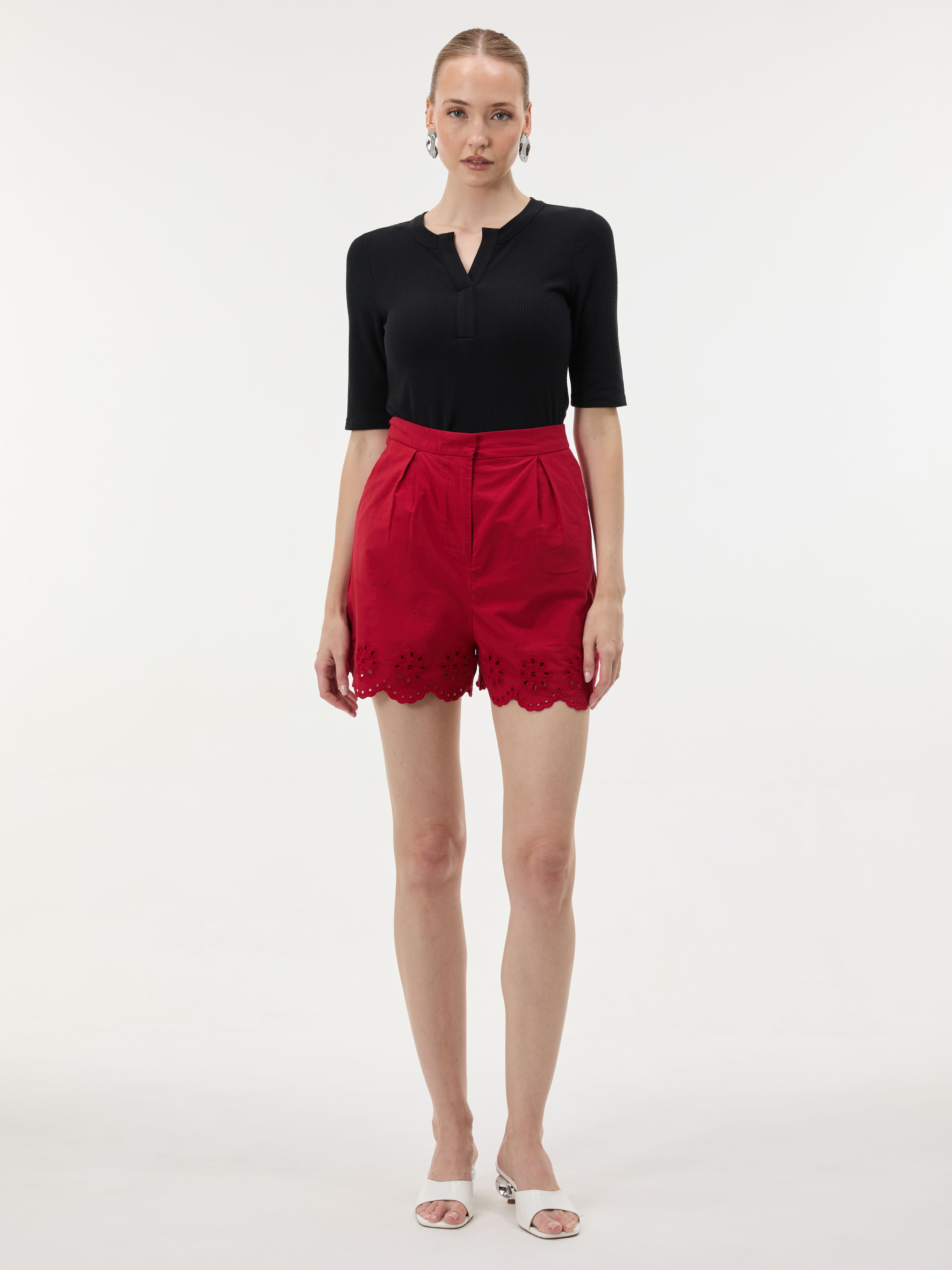 Schwarzes Damen-T-Shirt mit Kragen und kurzen Ärmeln ORSAY - 003