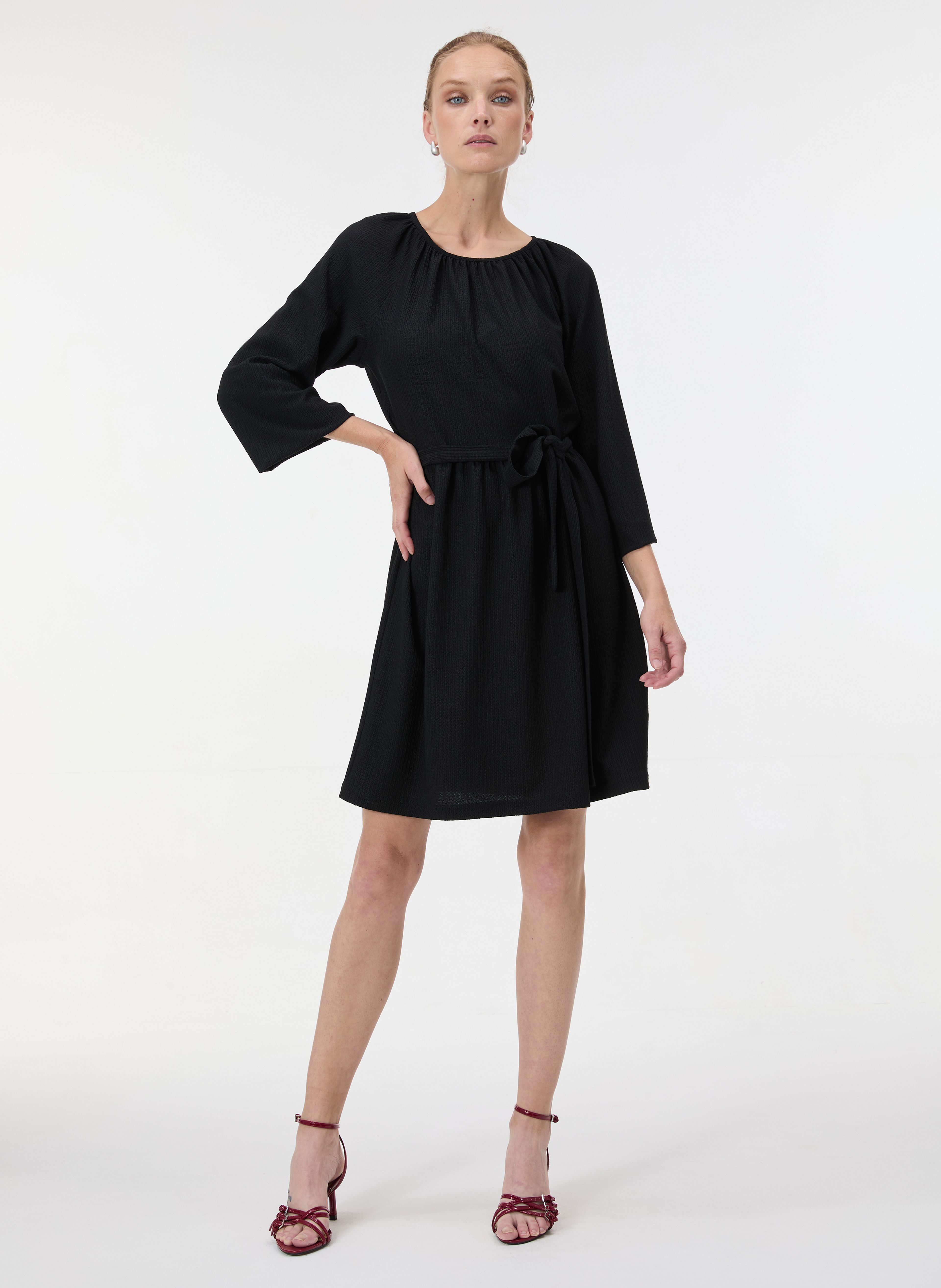 Rochie scurtă dreaptă pentru femei neagră cu mânecă trei sferturi ORSAY - 002