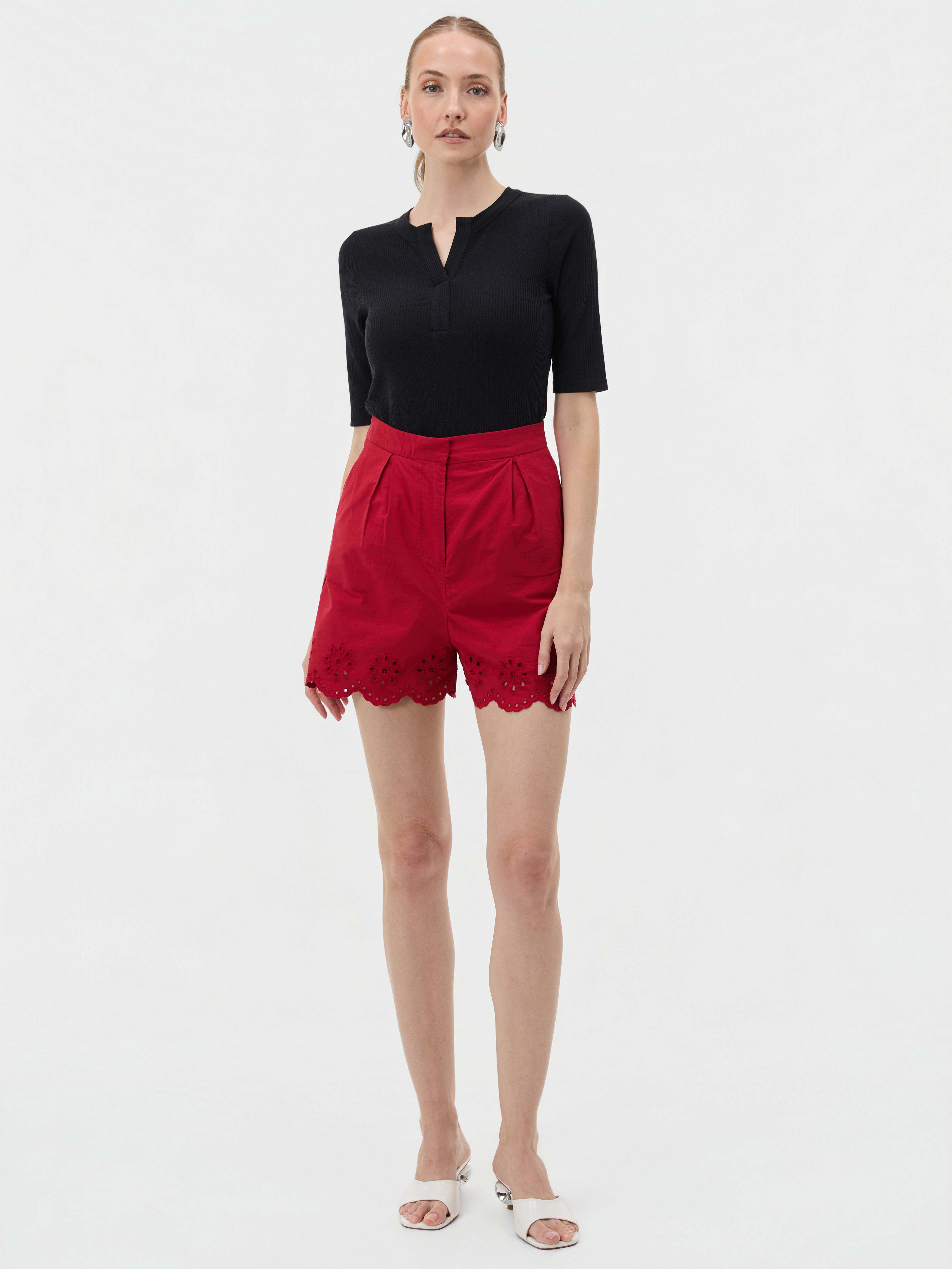Rote Damenshorts ORSAY - 001