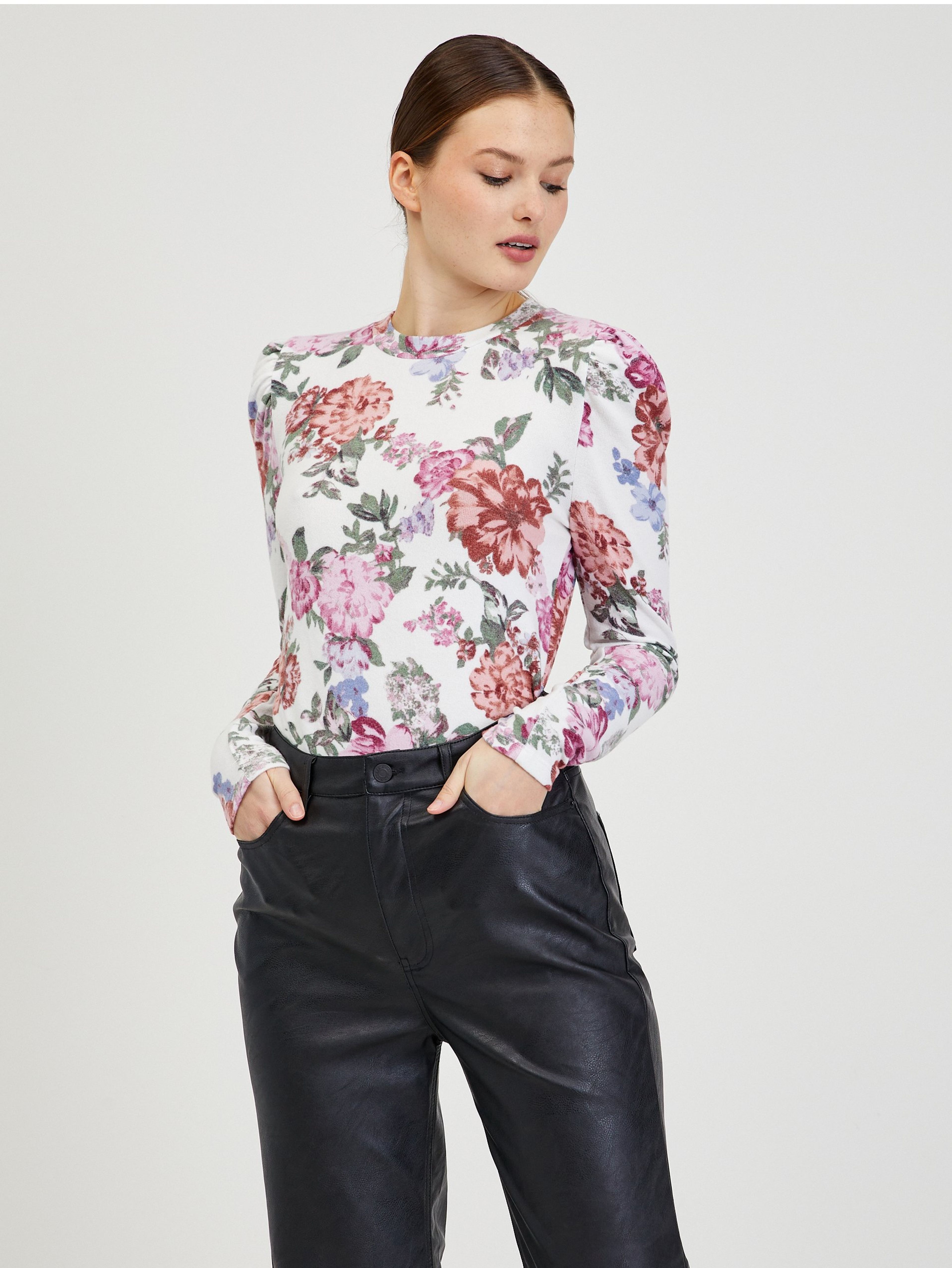 Biały damski t-shirt w kwiaty ORSAY