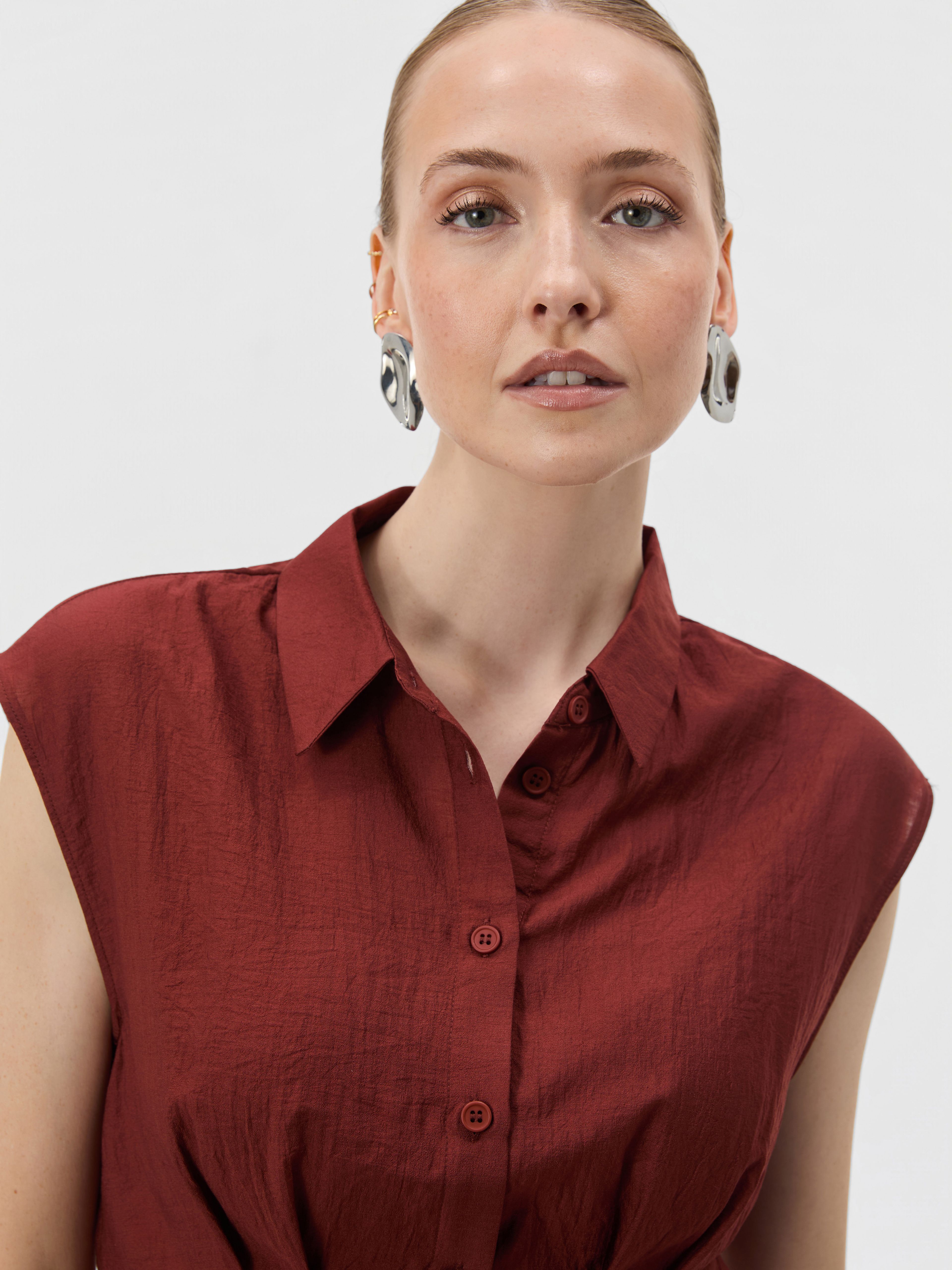 Smeđa ženska bluza s ovratnikom bez rukava ORSAY - 004