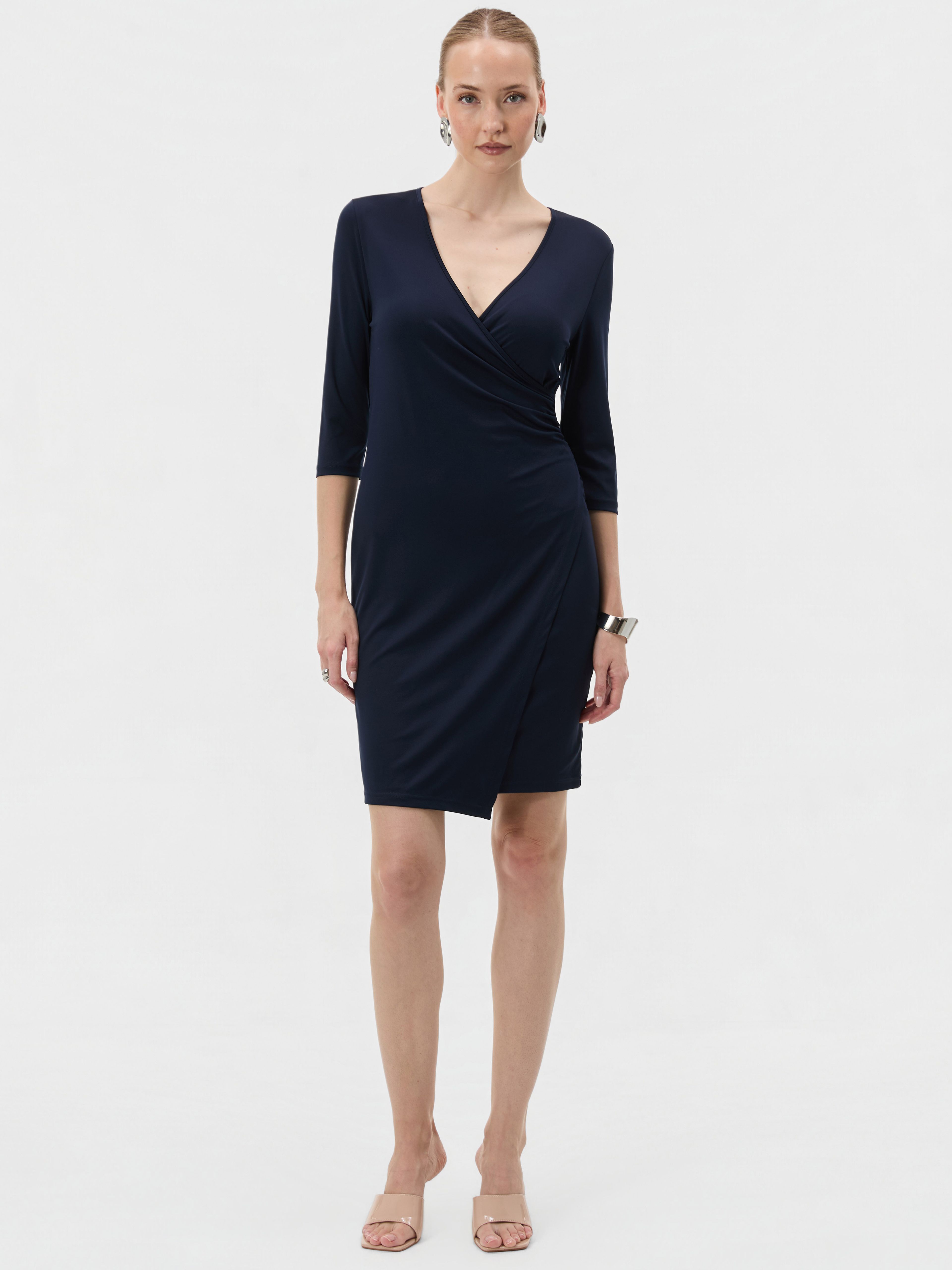 Dunkelblaues kurzes Damen-Wickelkleid mit V-Ausschnitt und 3/4-Ärmeln ORSAY - 003