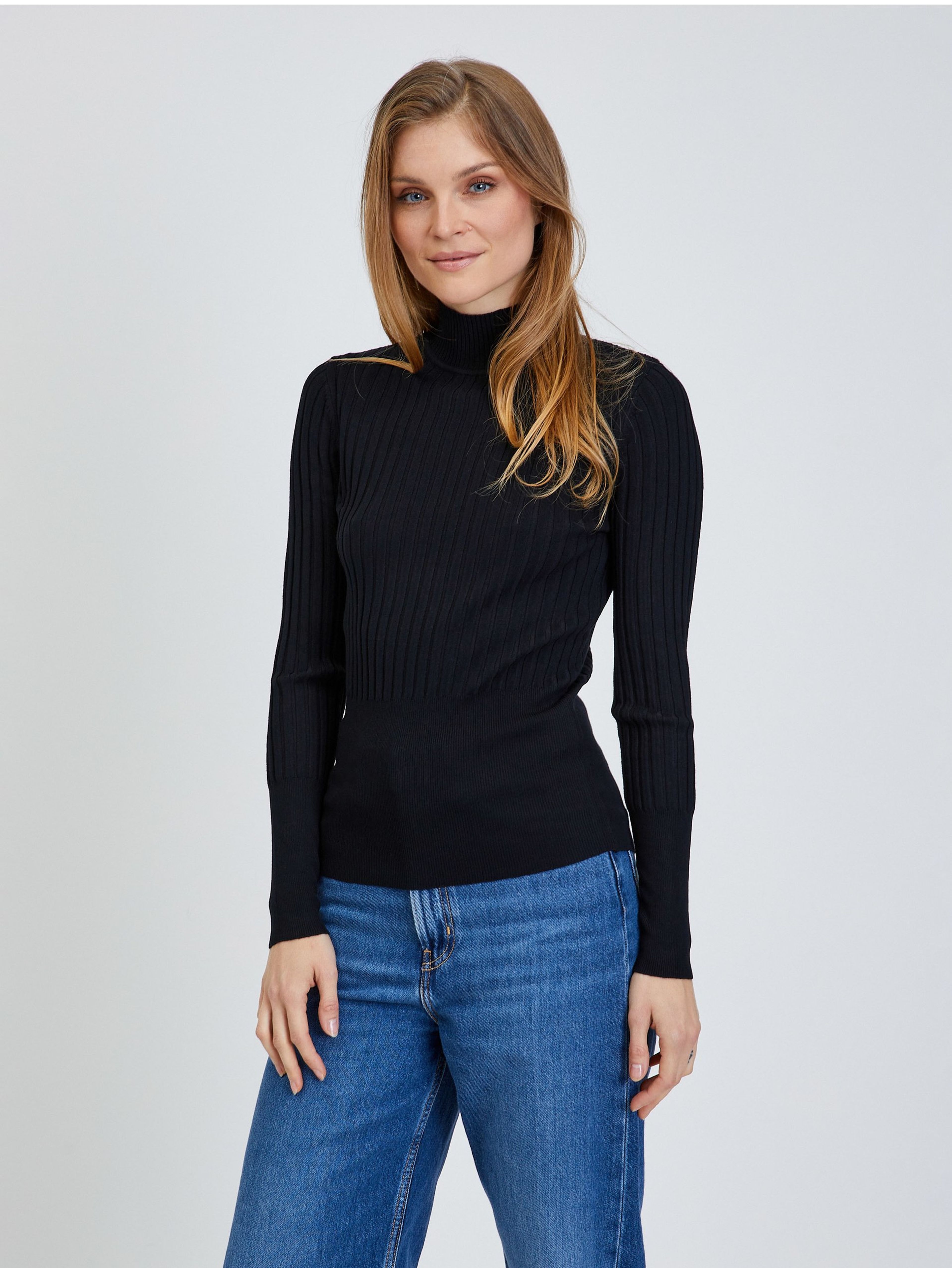 Czarny prążkowany sweter ORSAY