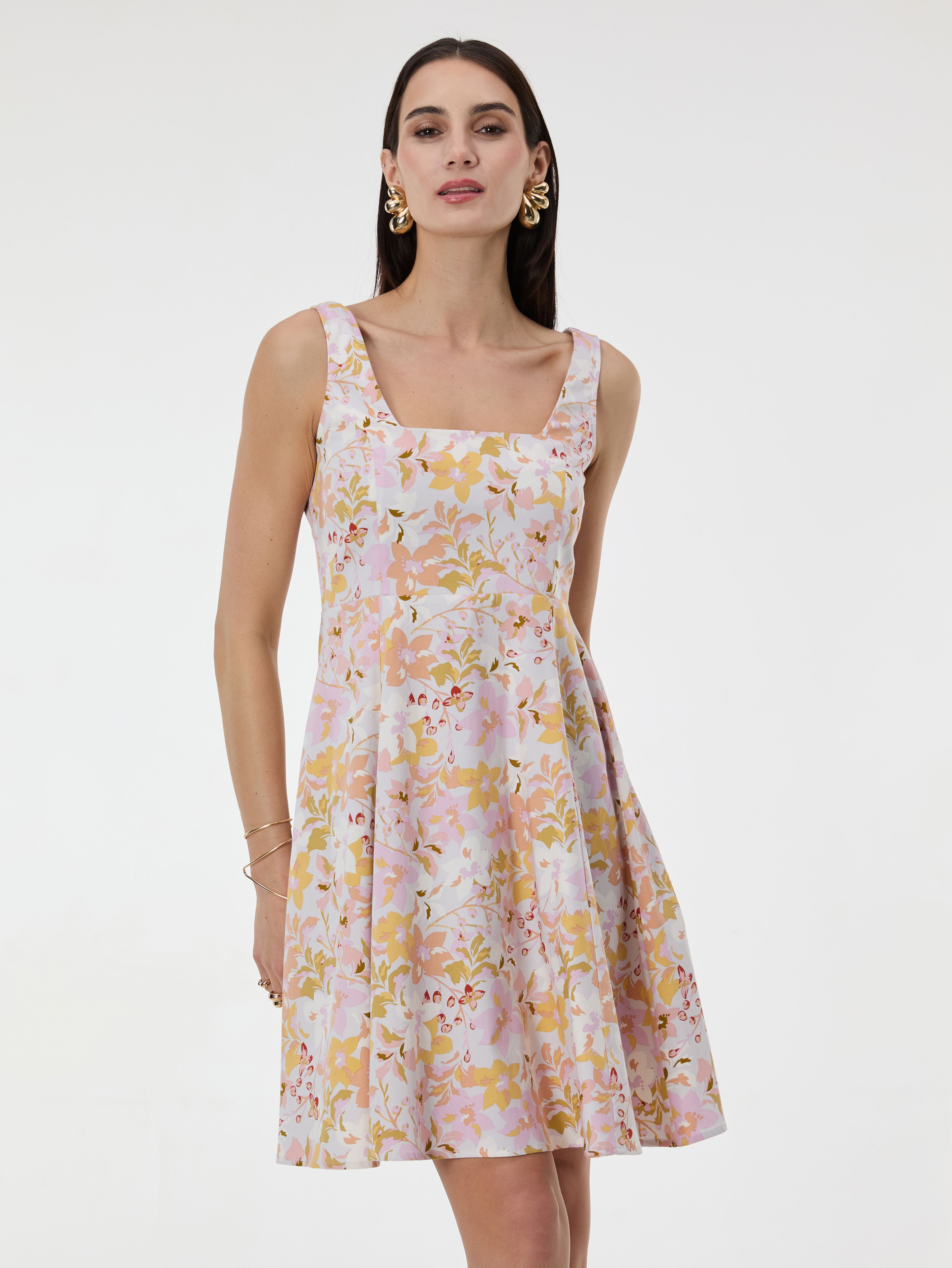 Jasnoróżowa wzorzysta sukienka damska do kolan ORSAY