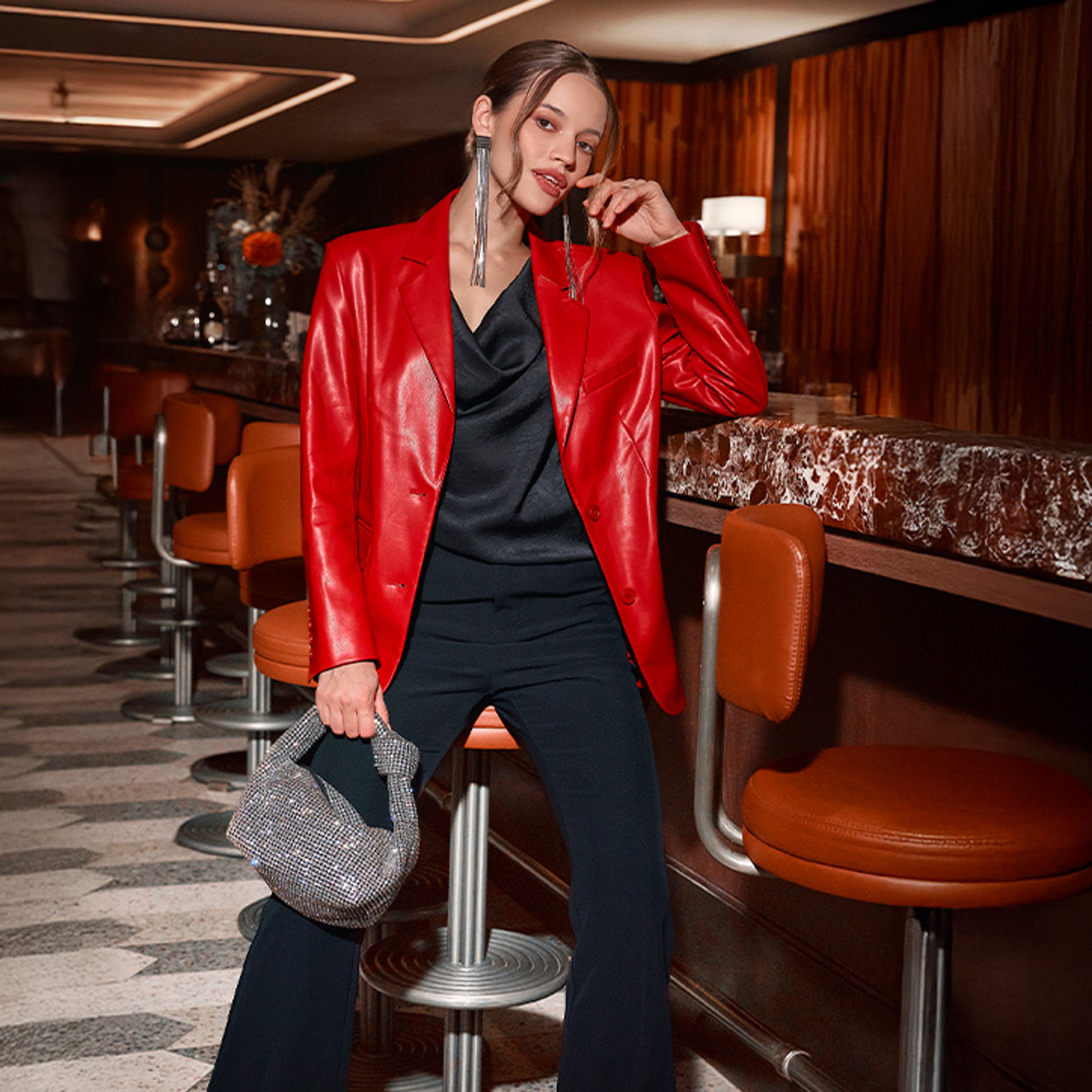 Eine Kombination aus Eleganz, Weiblichkeit und Selbstbewusstsein			