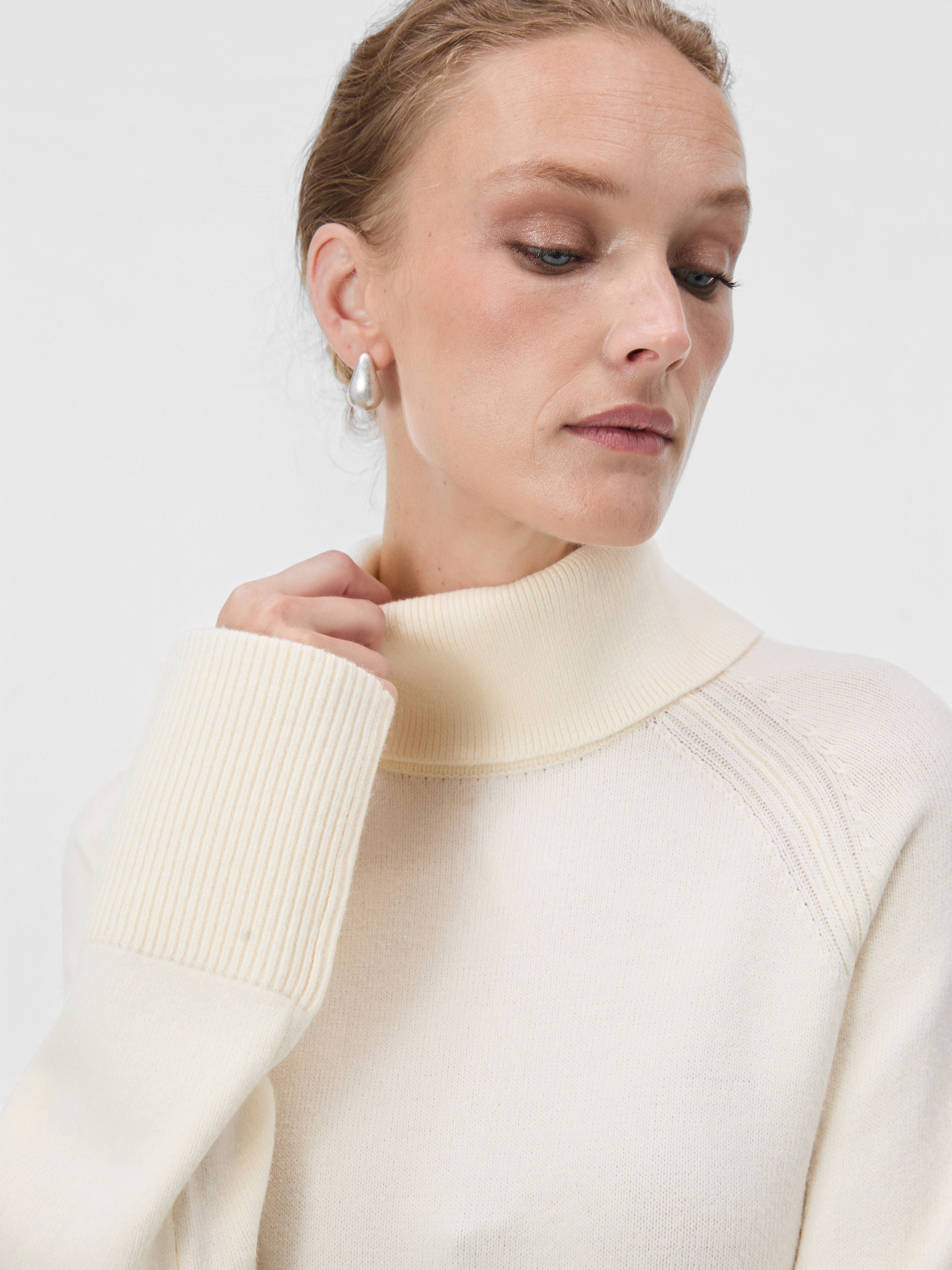 Cremefarbener Damen-Rollkragenpullover mit langen Ärmeln ORSAY - 005