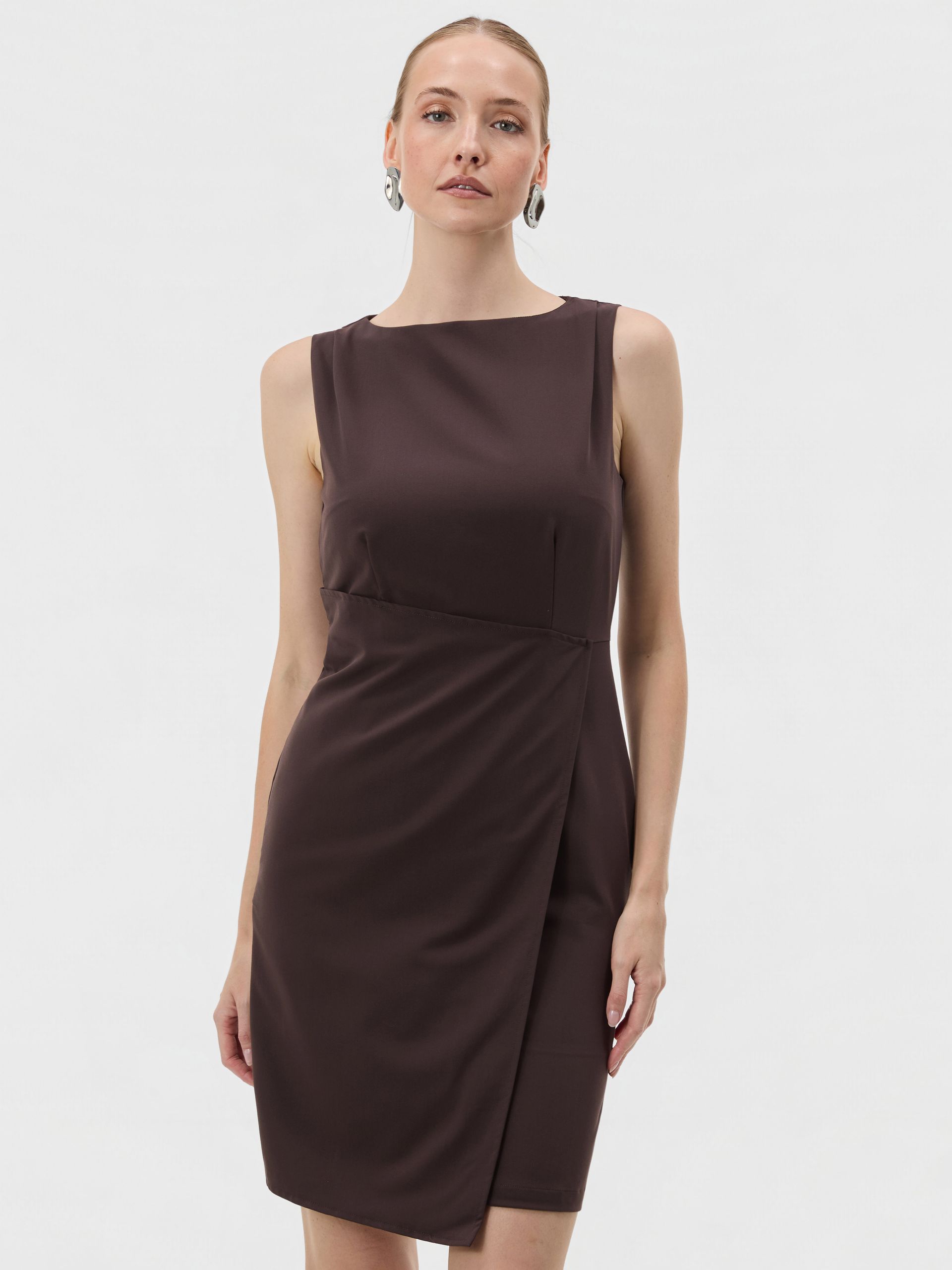 Dunkelbraunes ärmelloses Damen-Wickelkleid ORSAY - 001